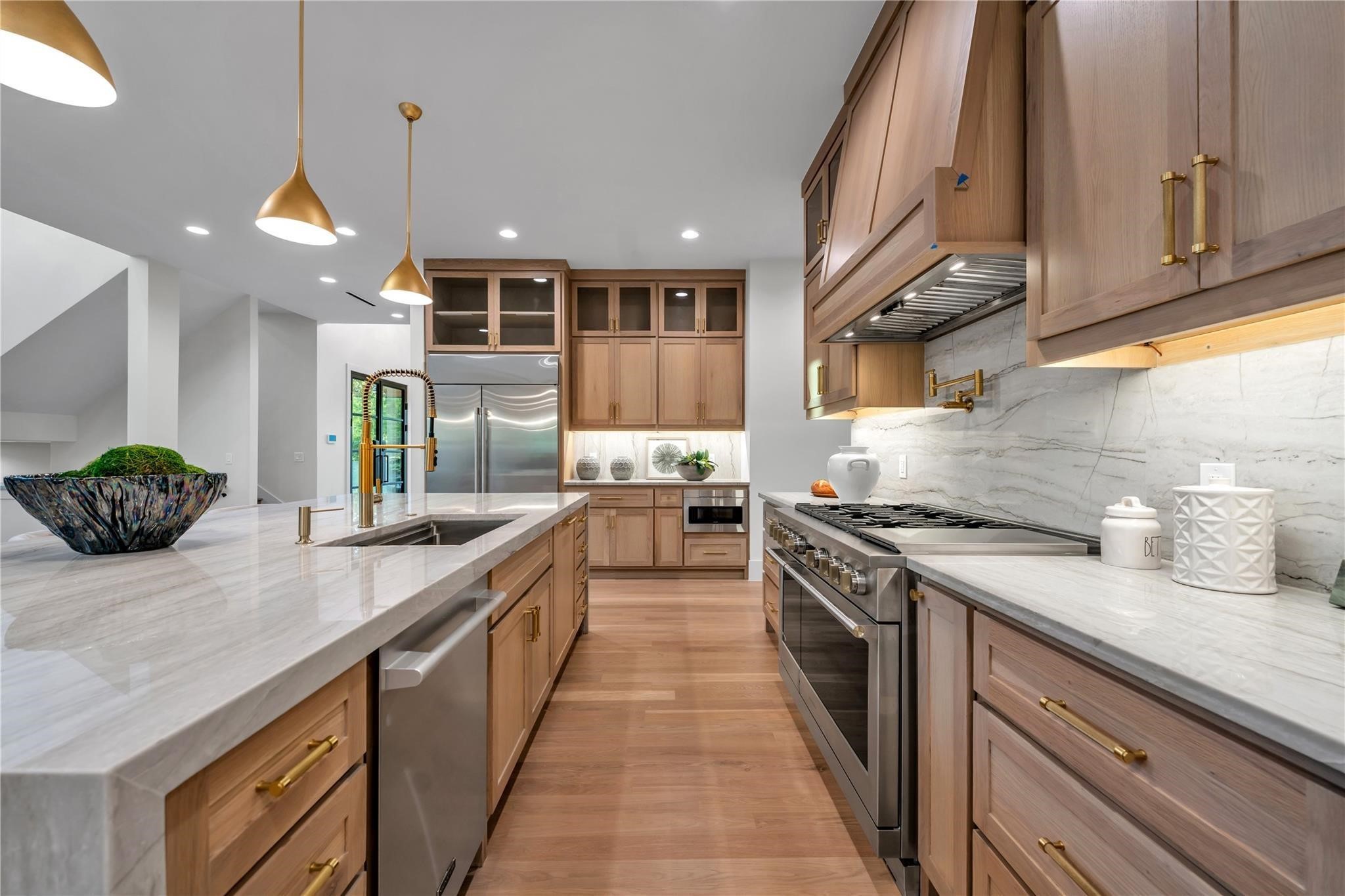 419 W Colorado Boulevard Dallas TX 75208