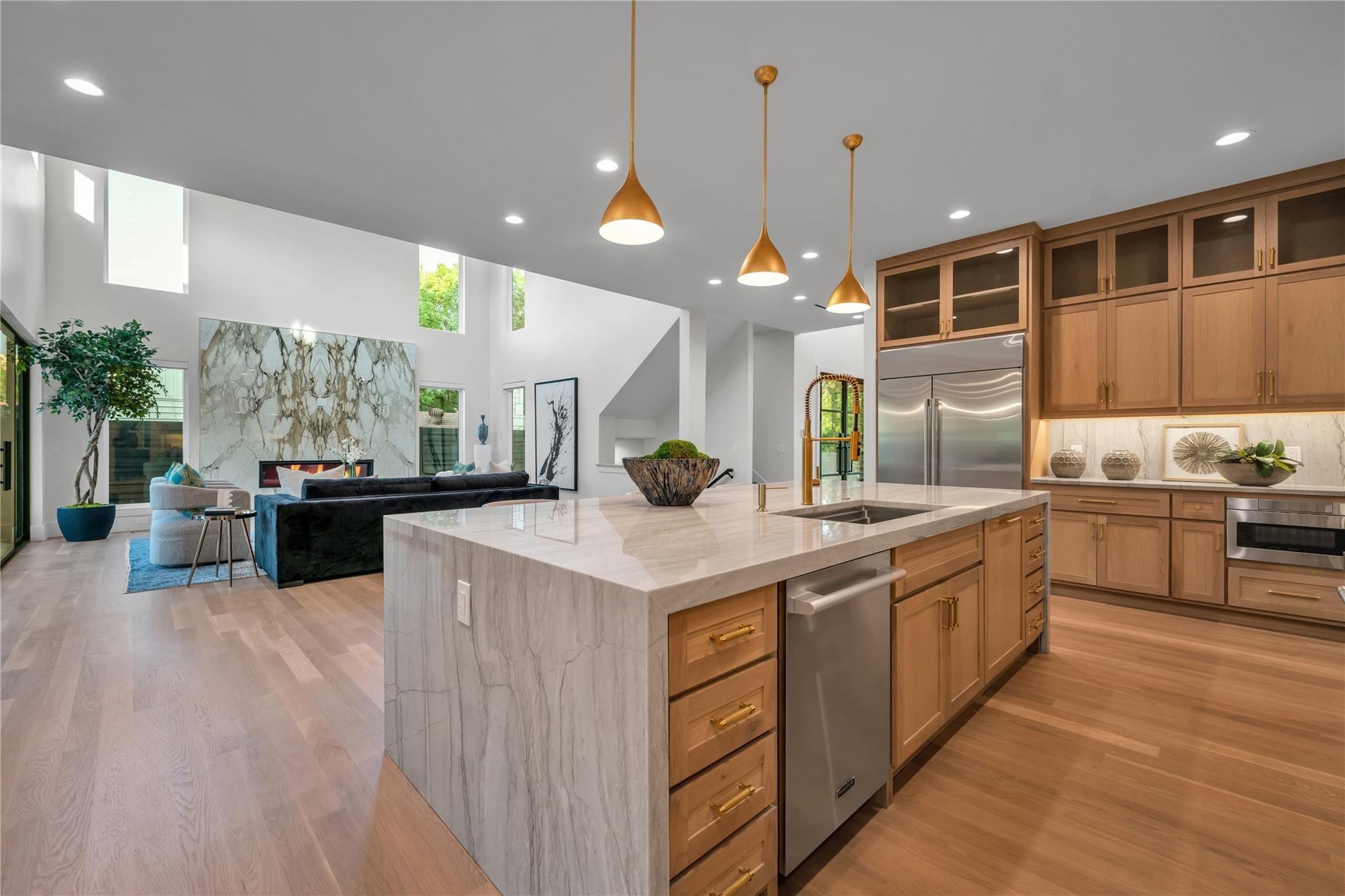 419 W Colorado Boulevard Dallas TX 75208