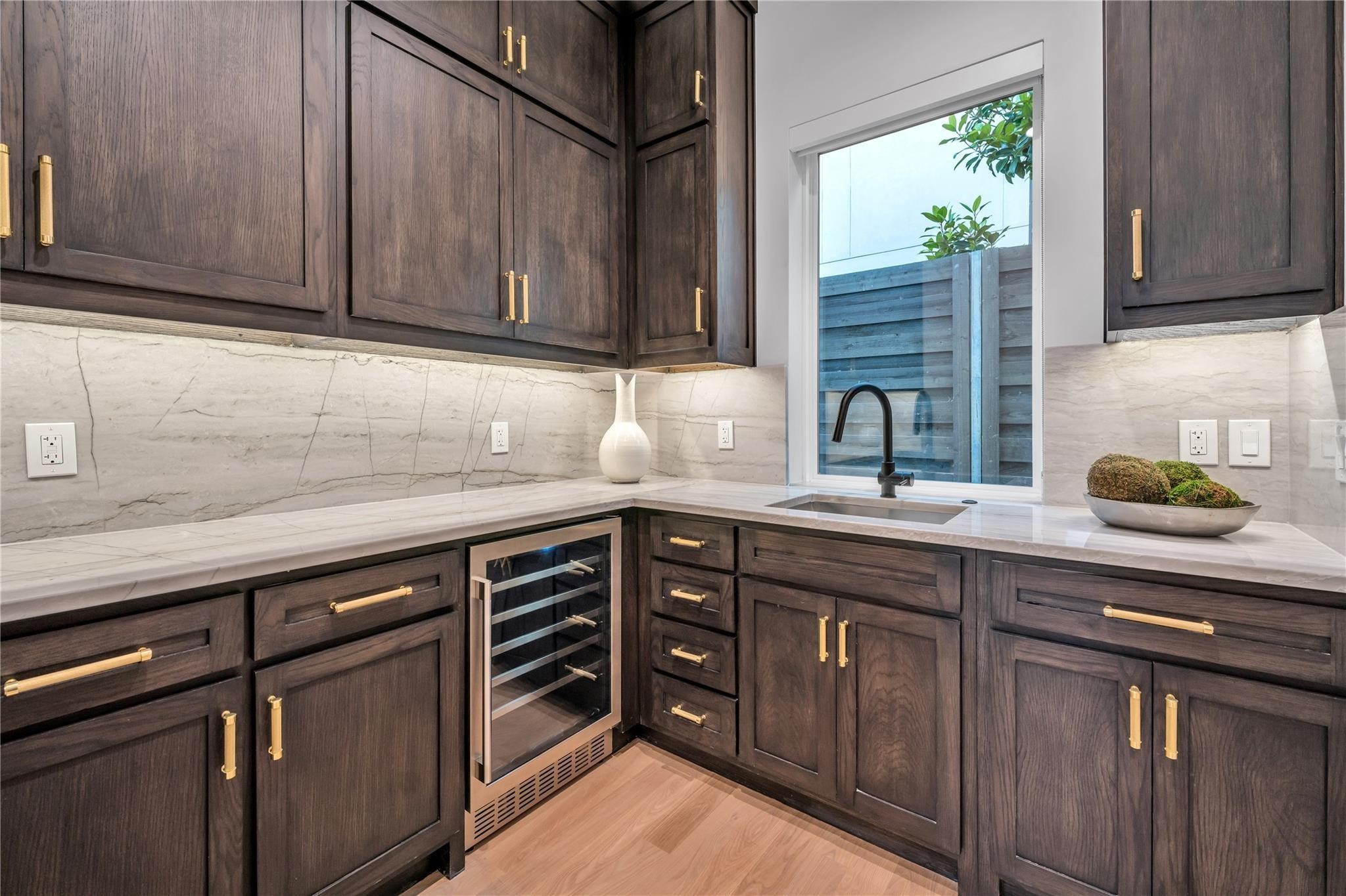 419 W Colorado Boulevard Dallas TX 75208