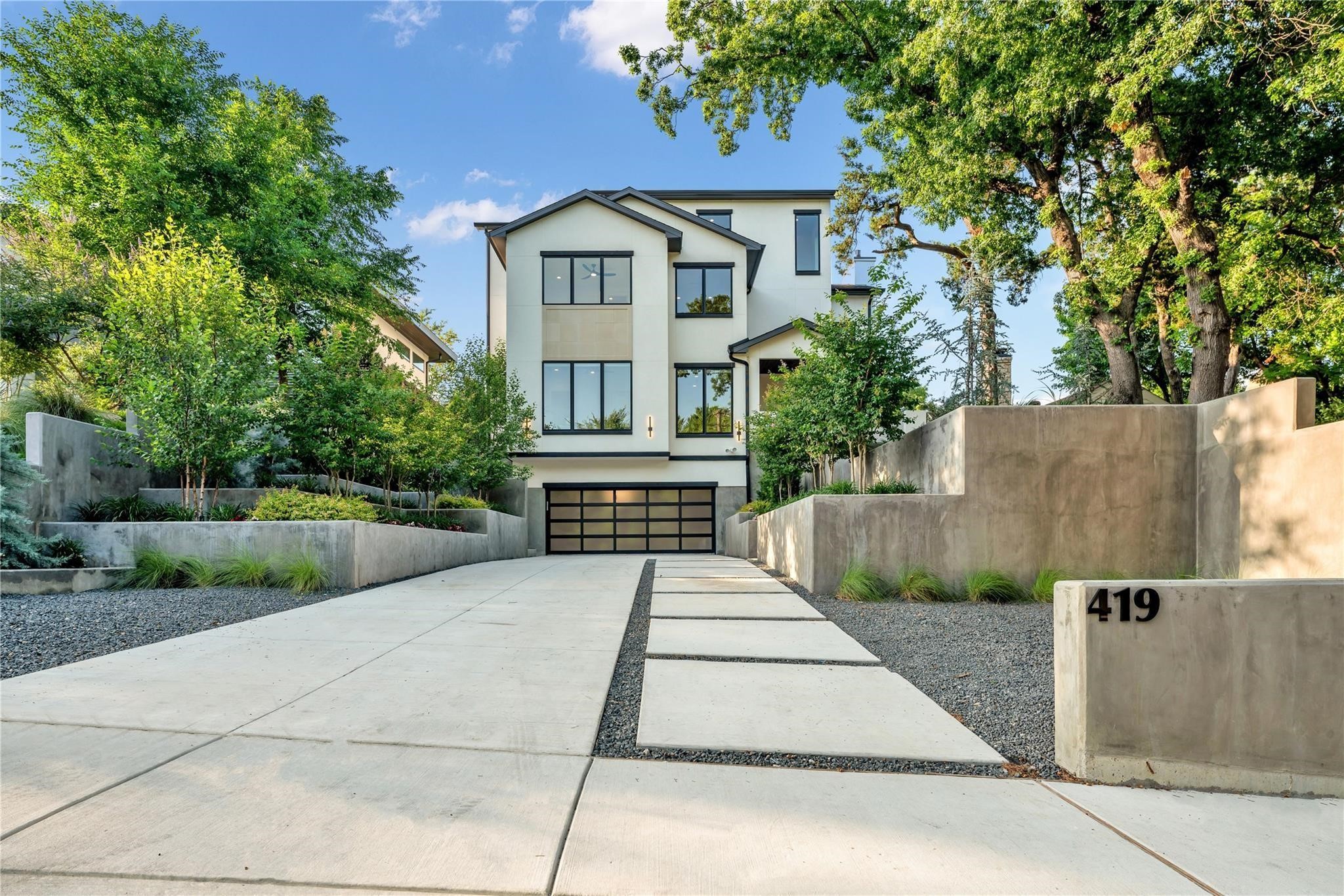 419 W Colorado Boulevard Dallas TX 75208