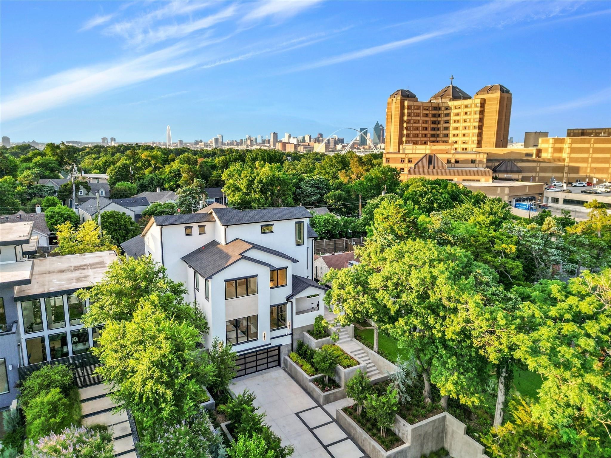 419 W Colorado Boulevard Dallas TX 75208
