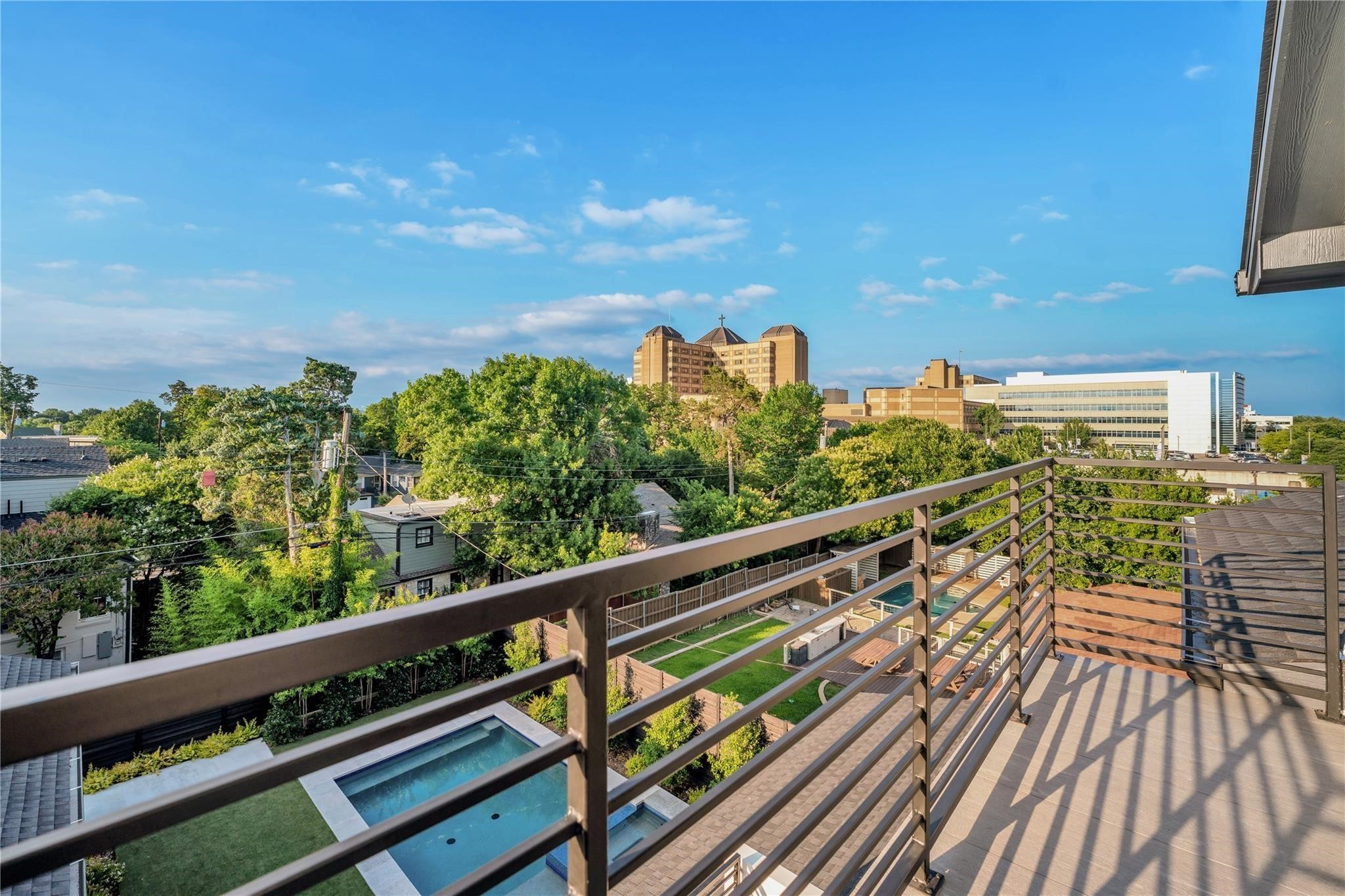 419 W Colorado Boulevard Dallas TX 75208