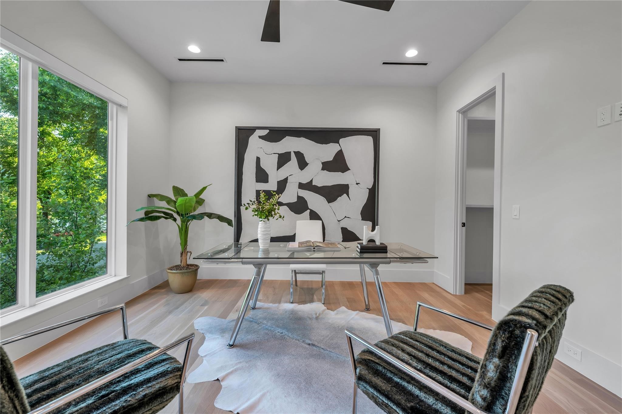 419 W Colorado Boulevard Dallas TX 75208