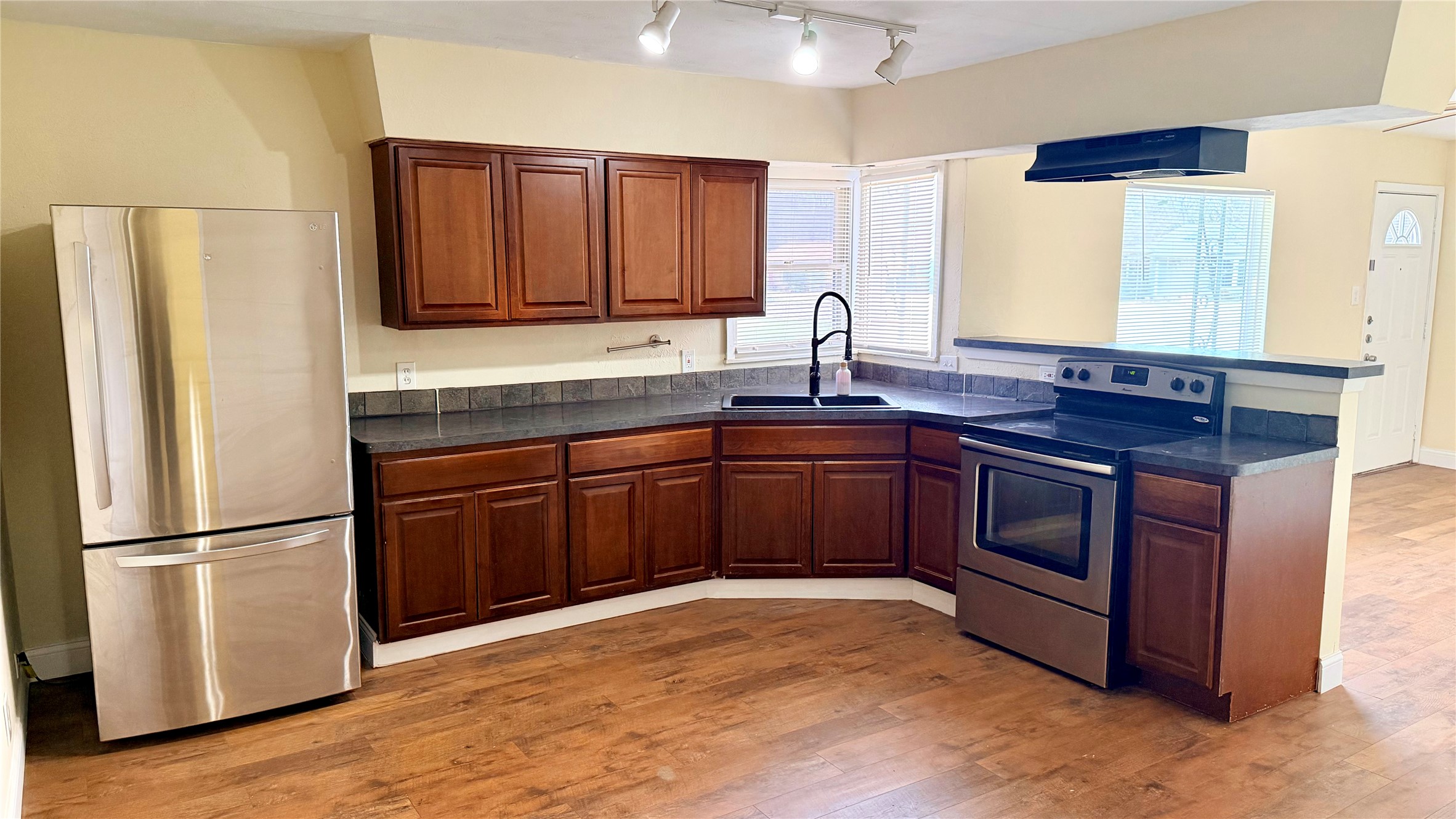 1102 Poindexter Avenue Cleburne TX 76033