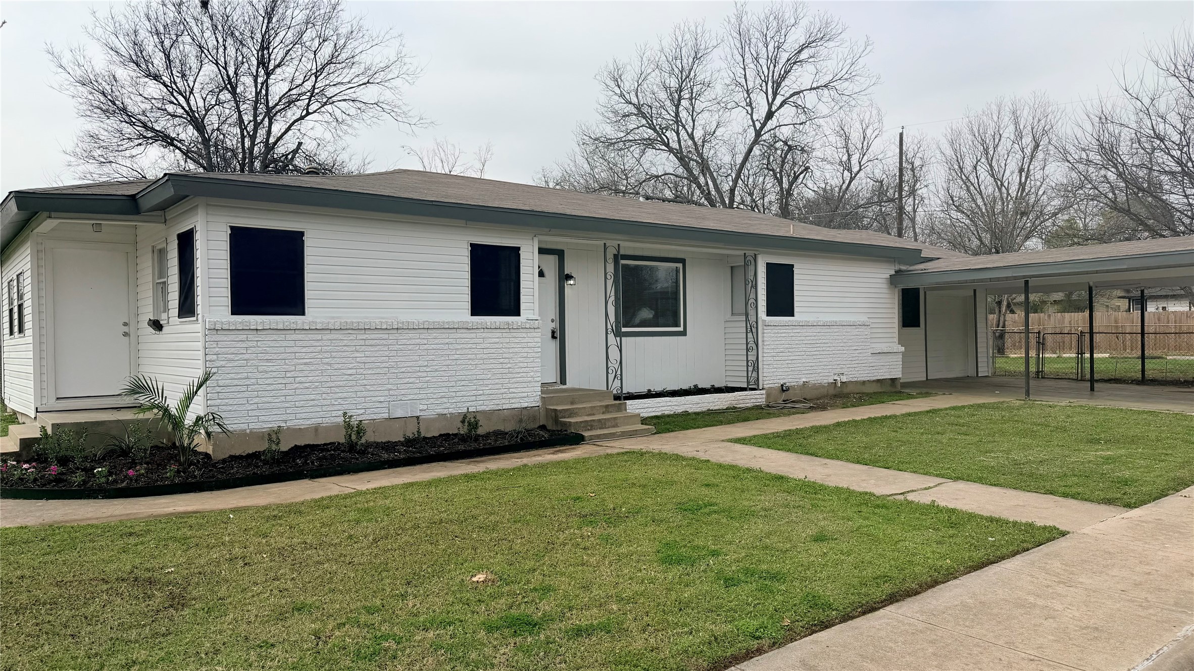 1102 Poindexter Avenue Cleburne TX 76033