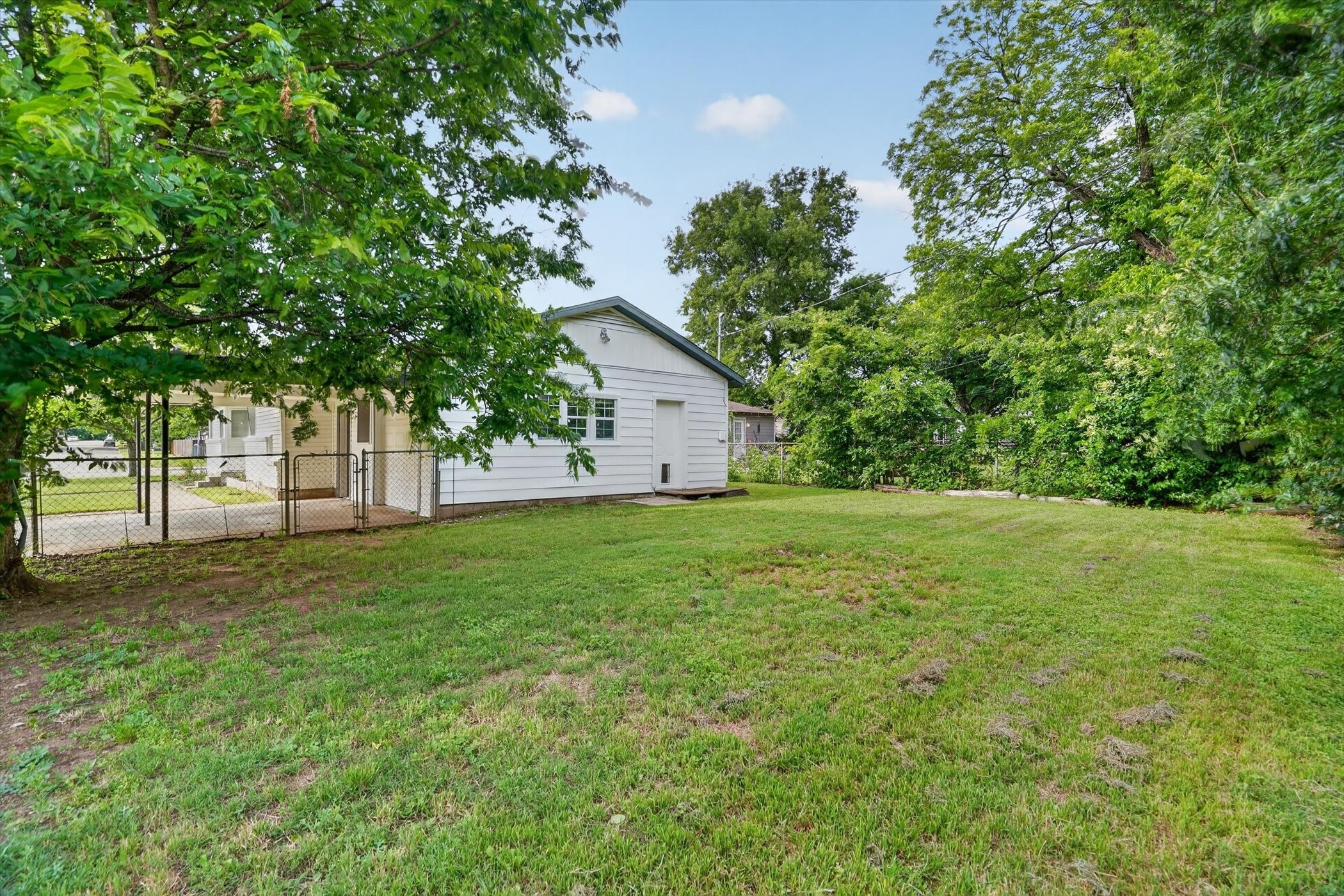 1102 Poindexter Avenue Cleburne TX 76033