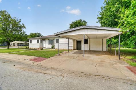 1102 Poindexter Avenue Cleburne TX 76033