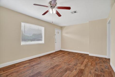 1102 Poindexter Avenue Cleburne TX 76033