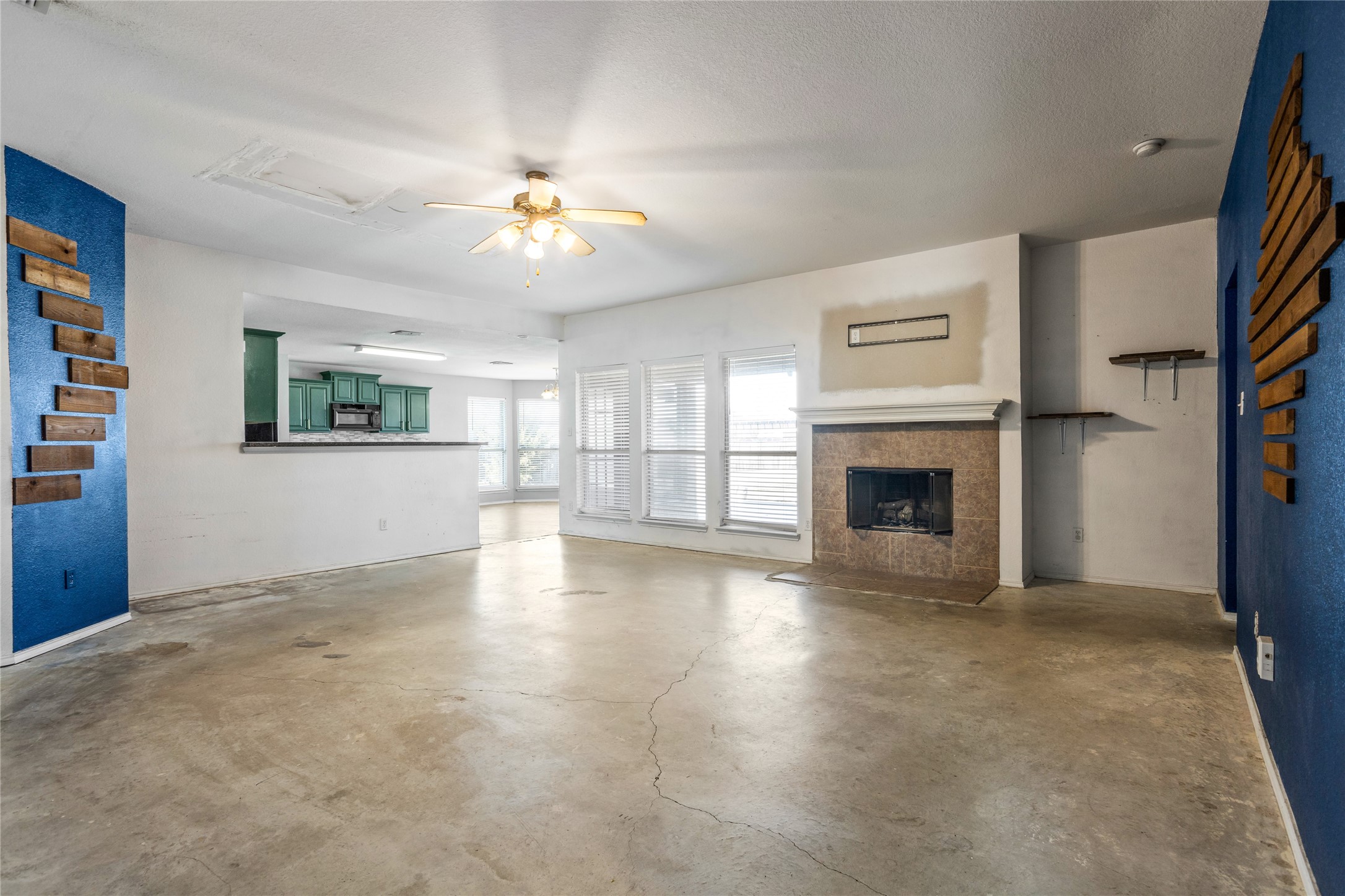 2712 Braford Drive Crowley TX 76036