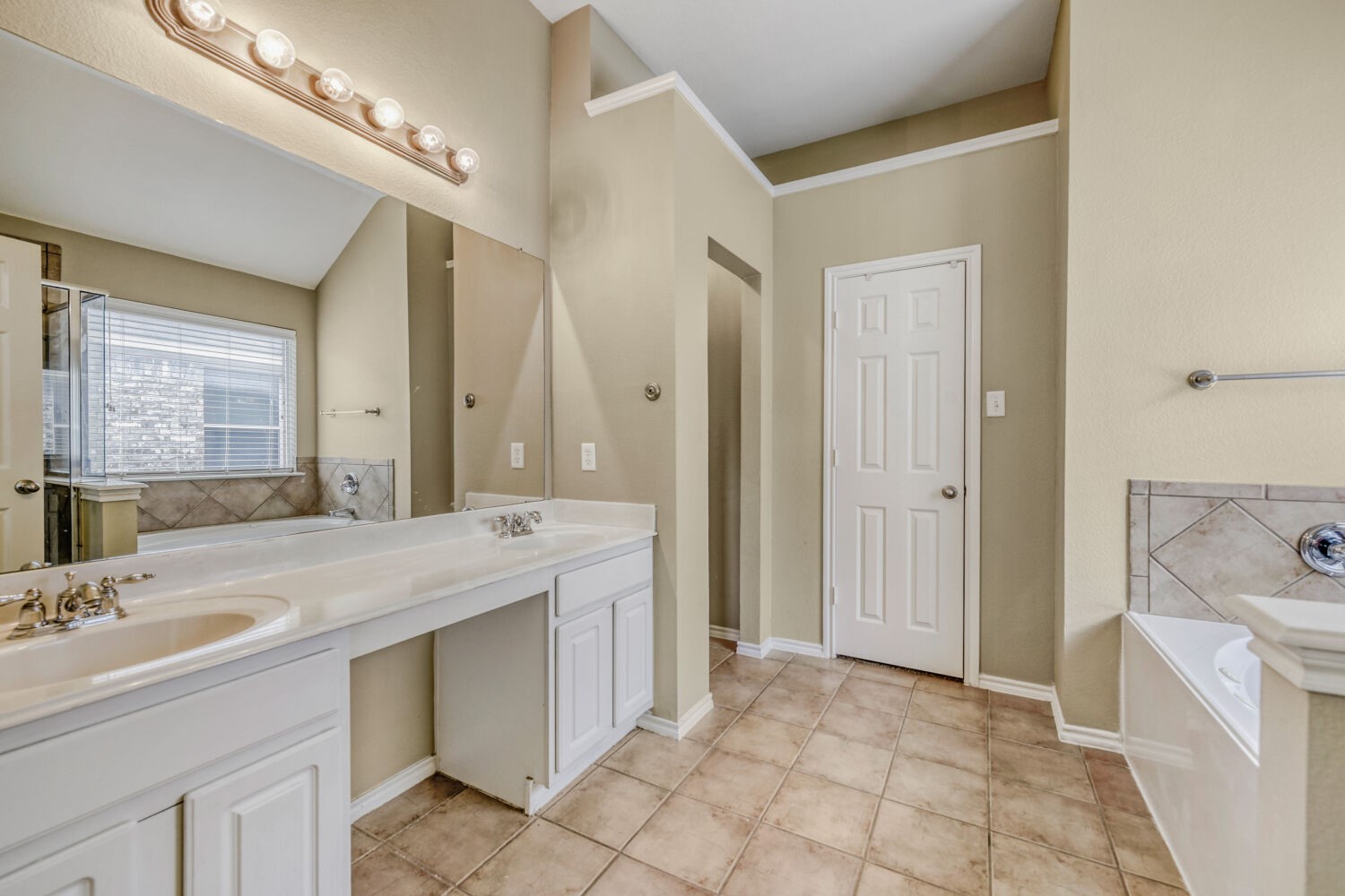 9909 Lamberton Terrace Fort Worth TX 76244