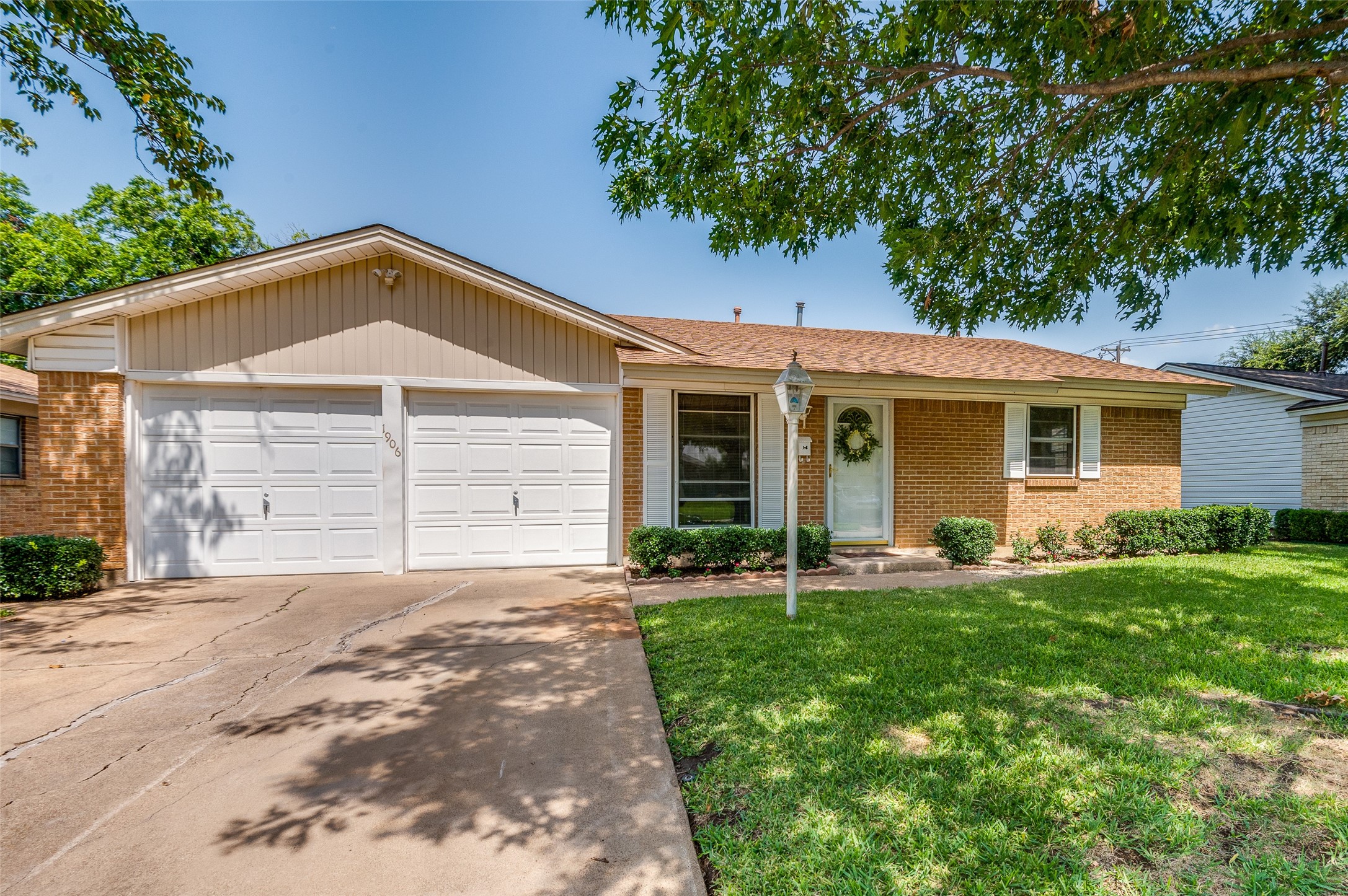 1906 Muret Street Irving TX 75062