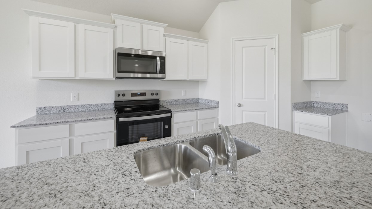 800 Barton Drive Ennis TX 75119