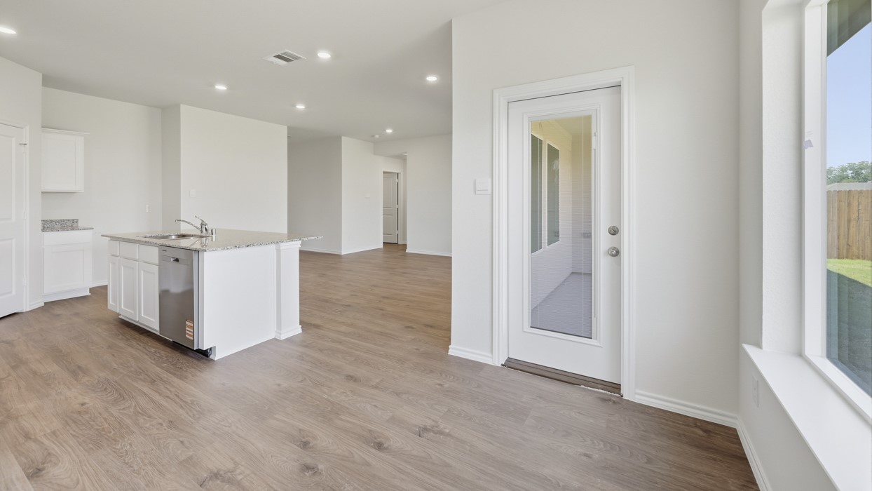 800 Barton Drive Ennis TX 75119
