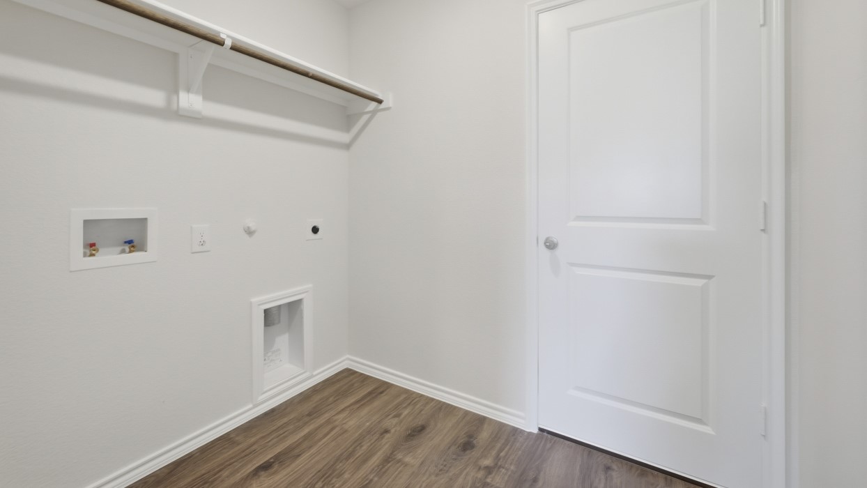 800 Barton Drive Ennis TX 75119