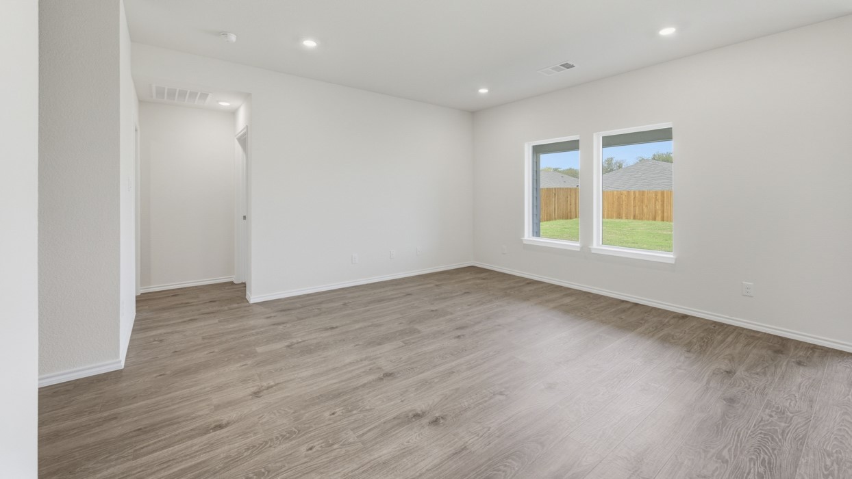 800 Barton Drive Ennis TX 75119