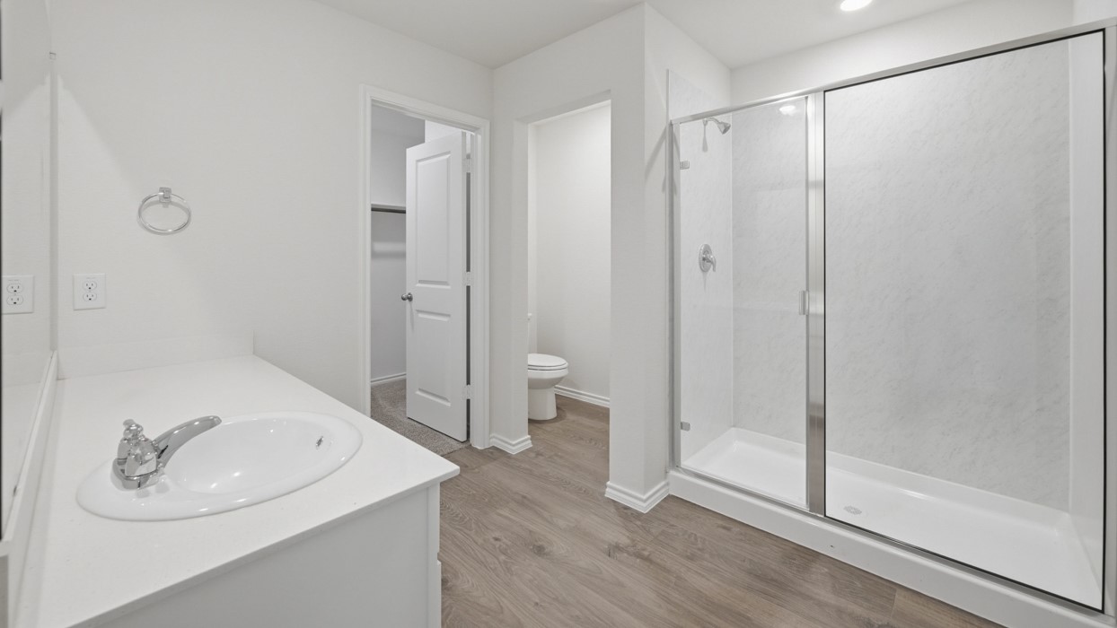 800 Barton Drive Ennis TX 75119