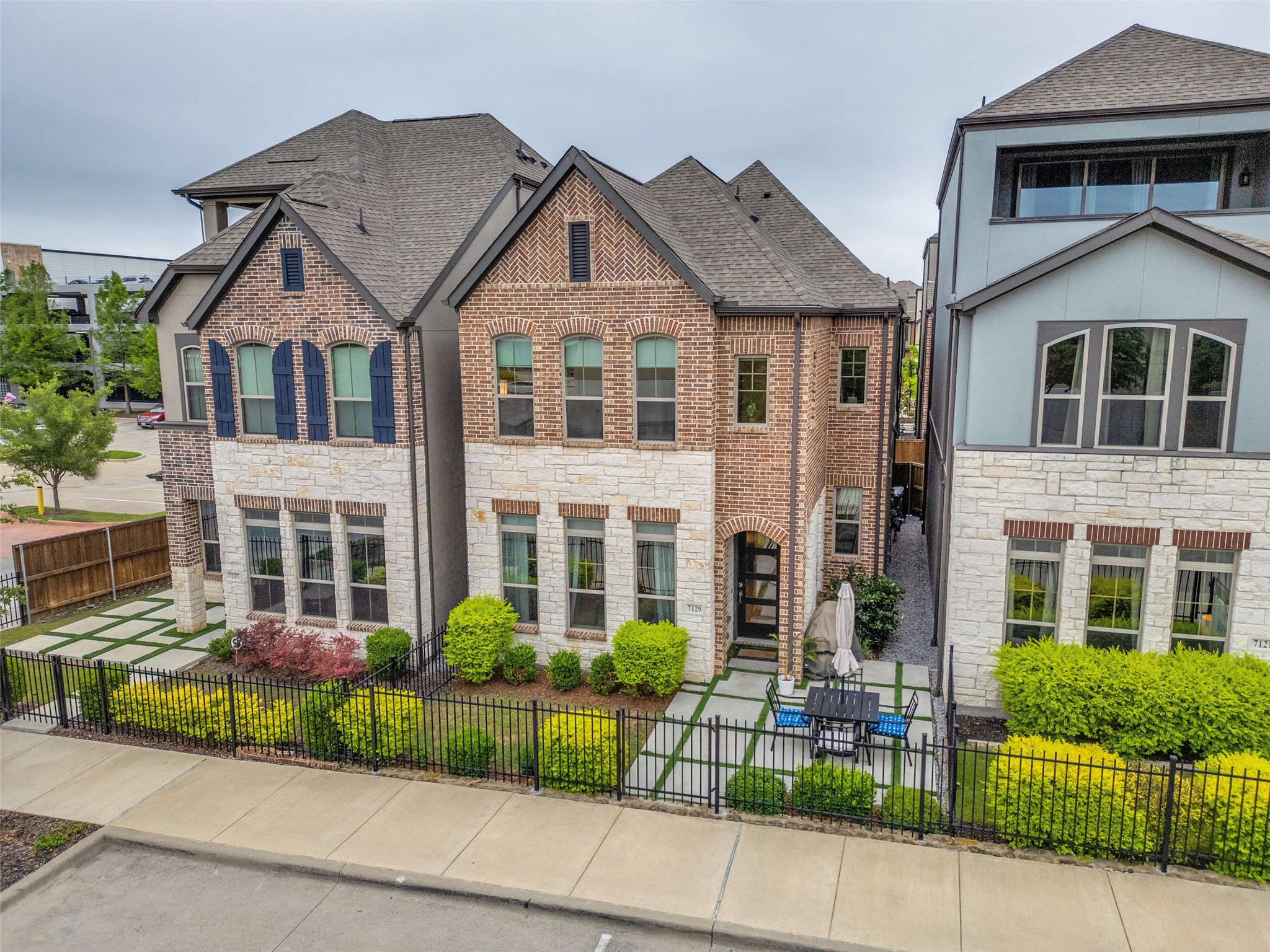 7129 Laurel Ridge Dallas TX 75231
