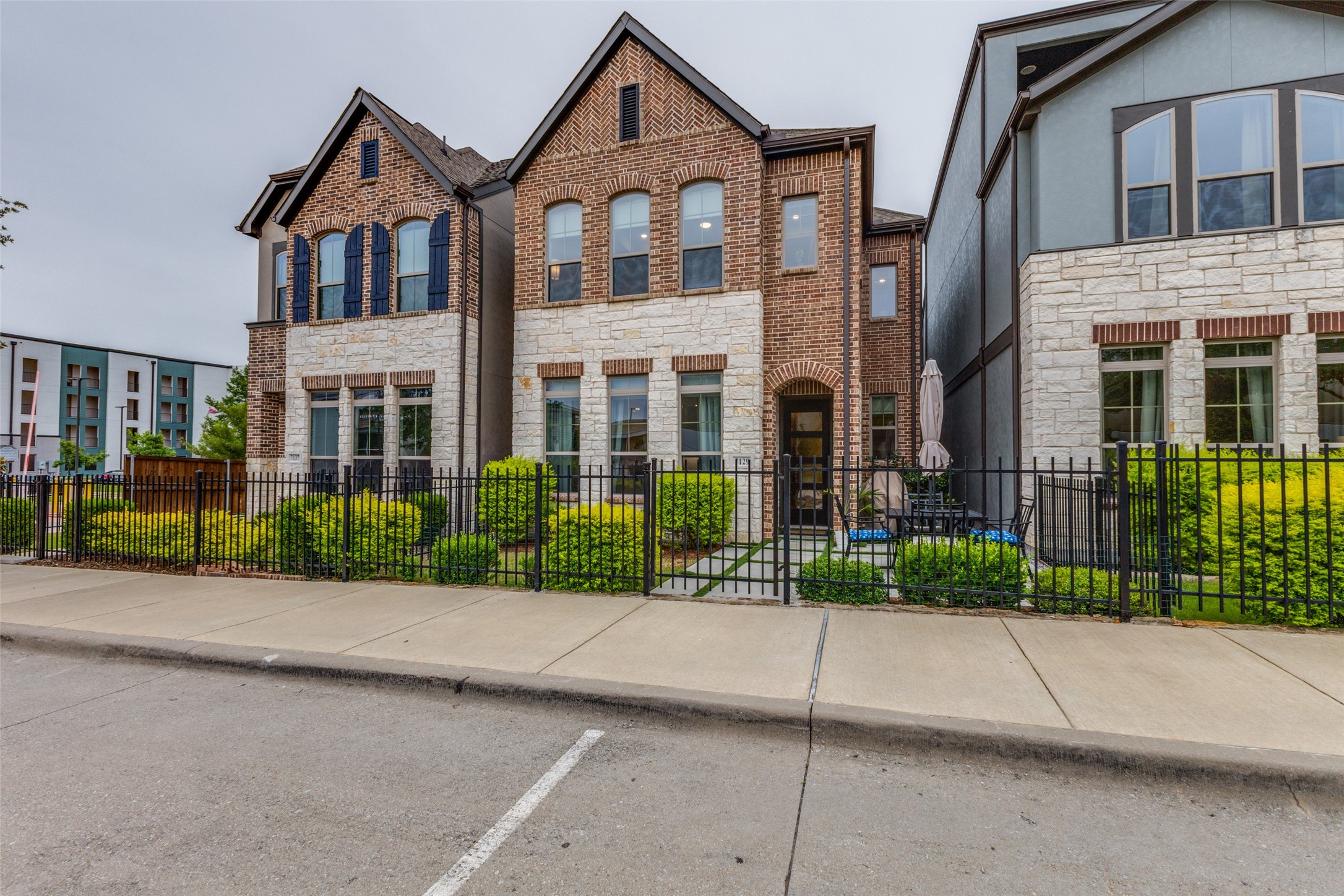 7129 Laurel Ridge Dallas TX 75231