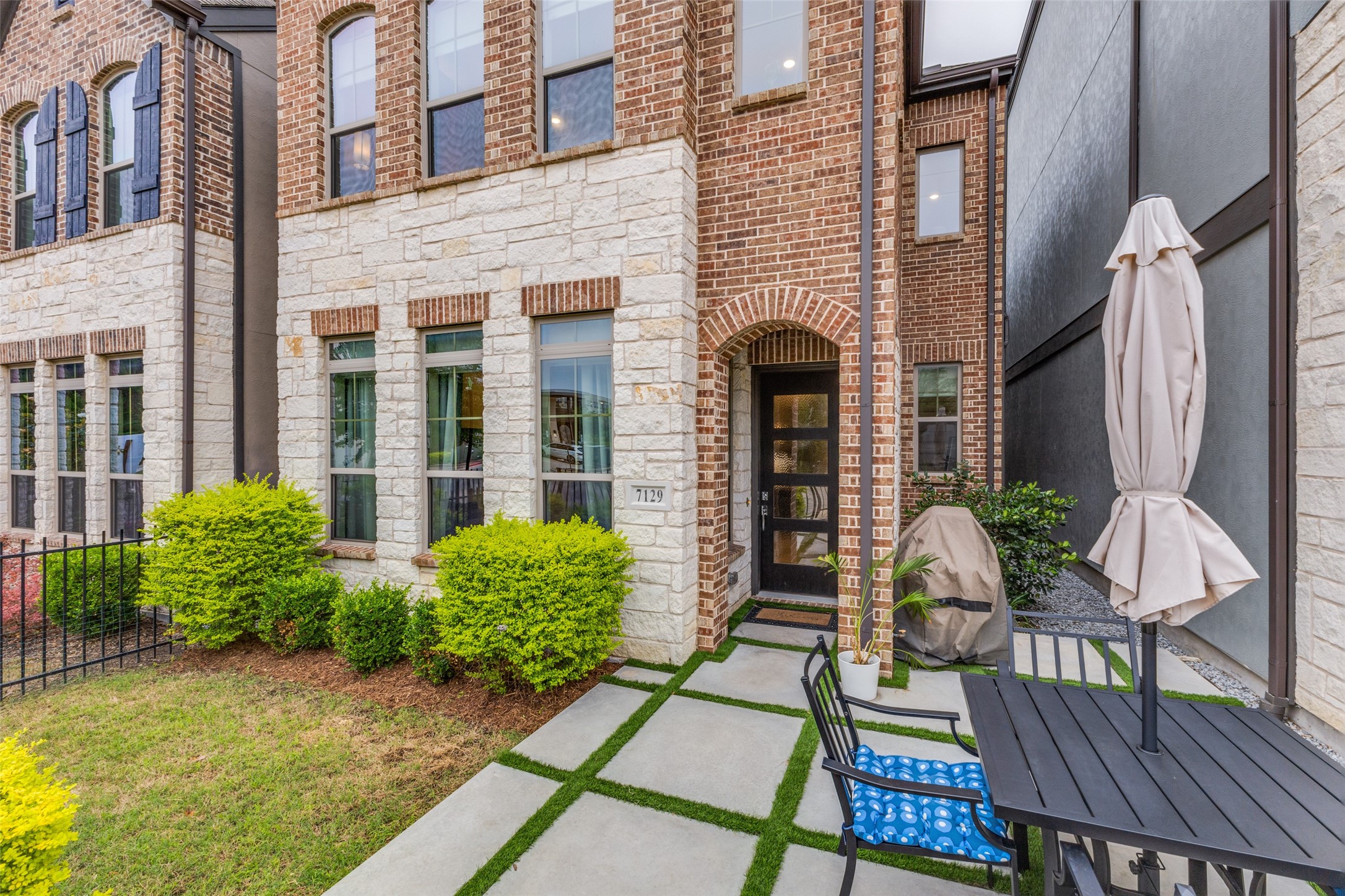 7129 Laurel Ridge Dallas TX 75231