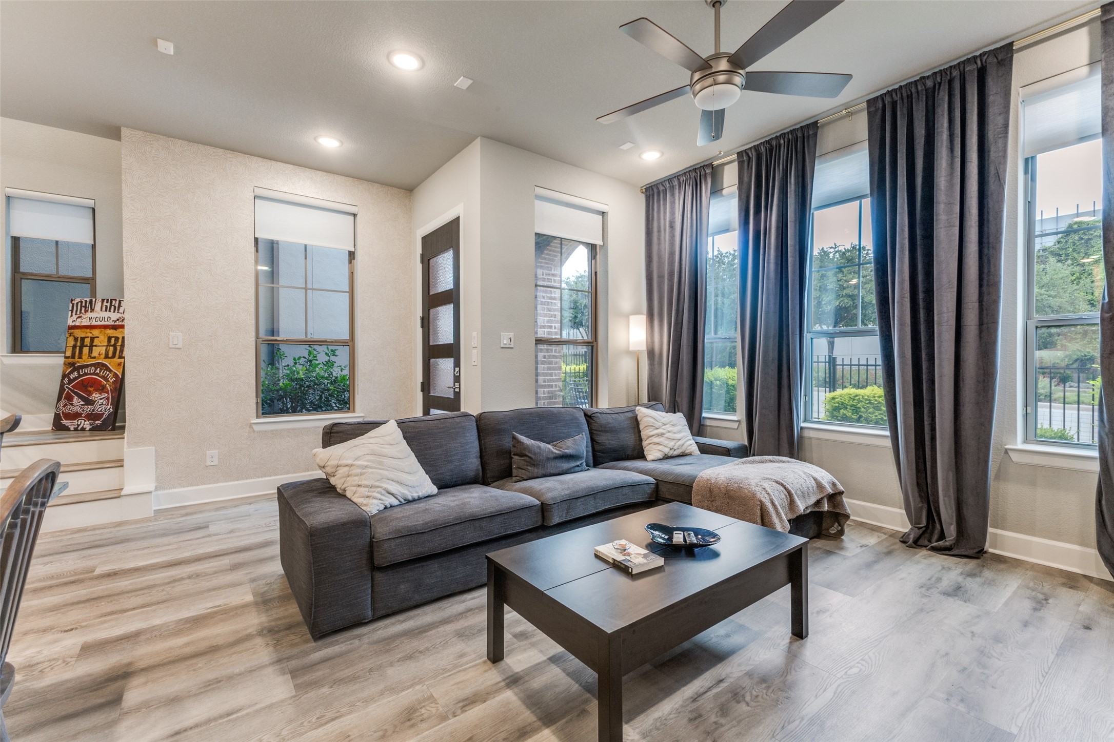 7129 Laurel Ridge Dallas TX 75231