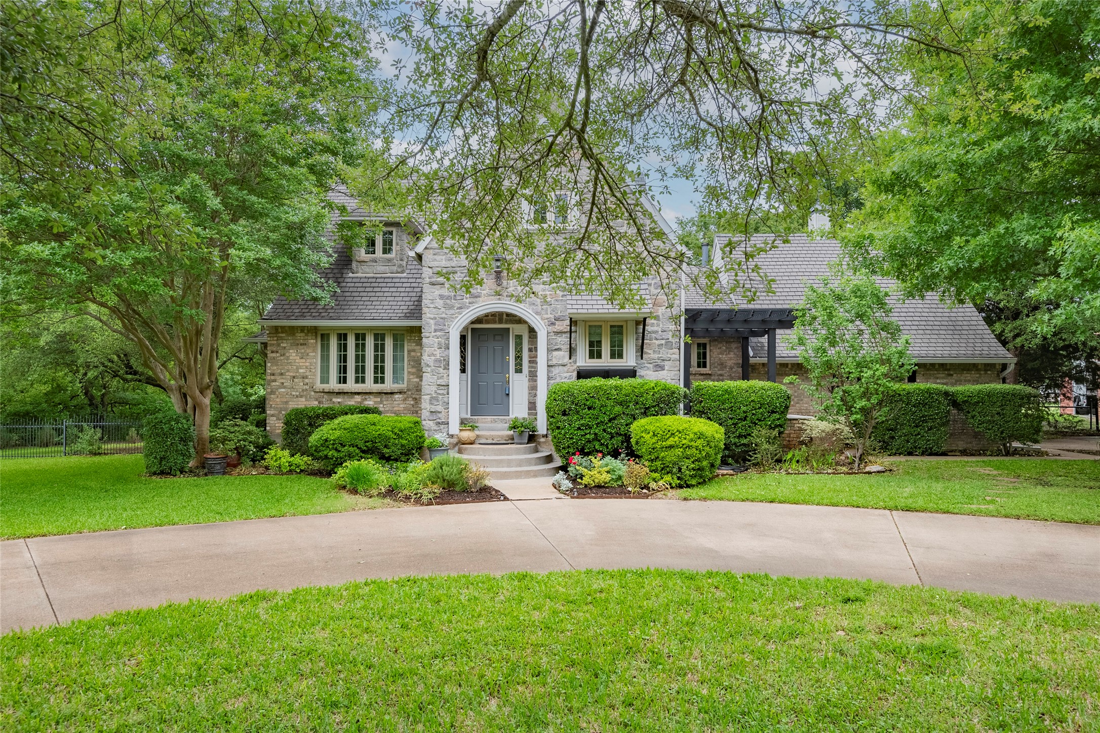 1120 Broadhead Road Waxahachie TX 75165