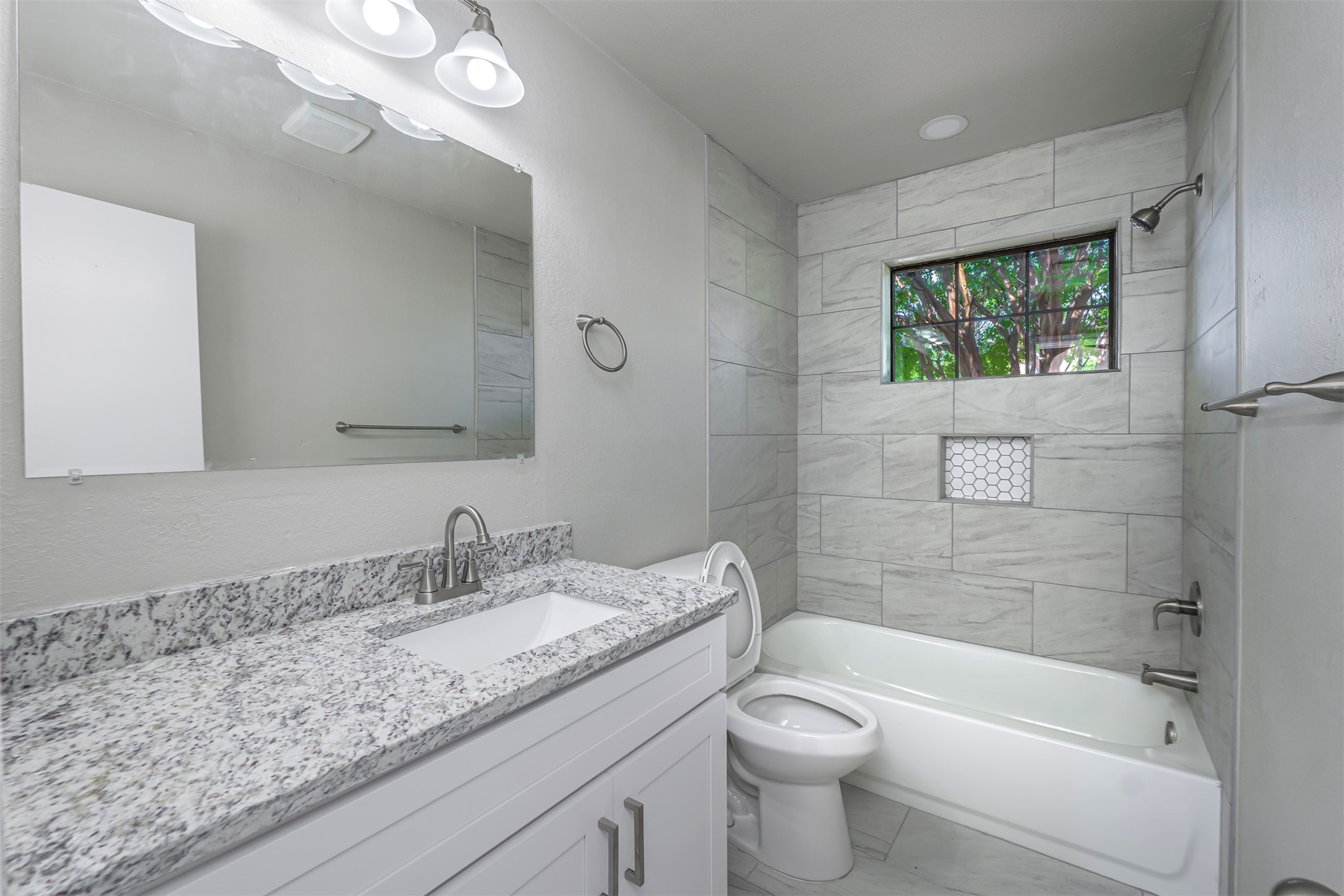 6105 Meadowside Trail Arlington TX 76017