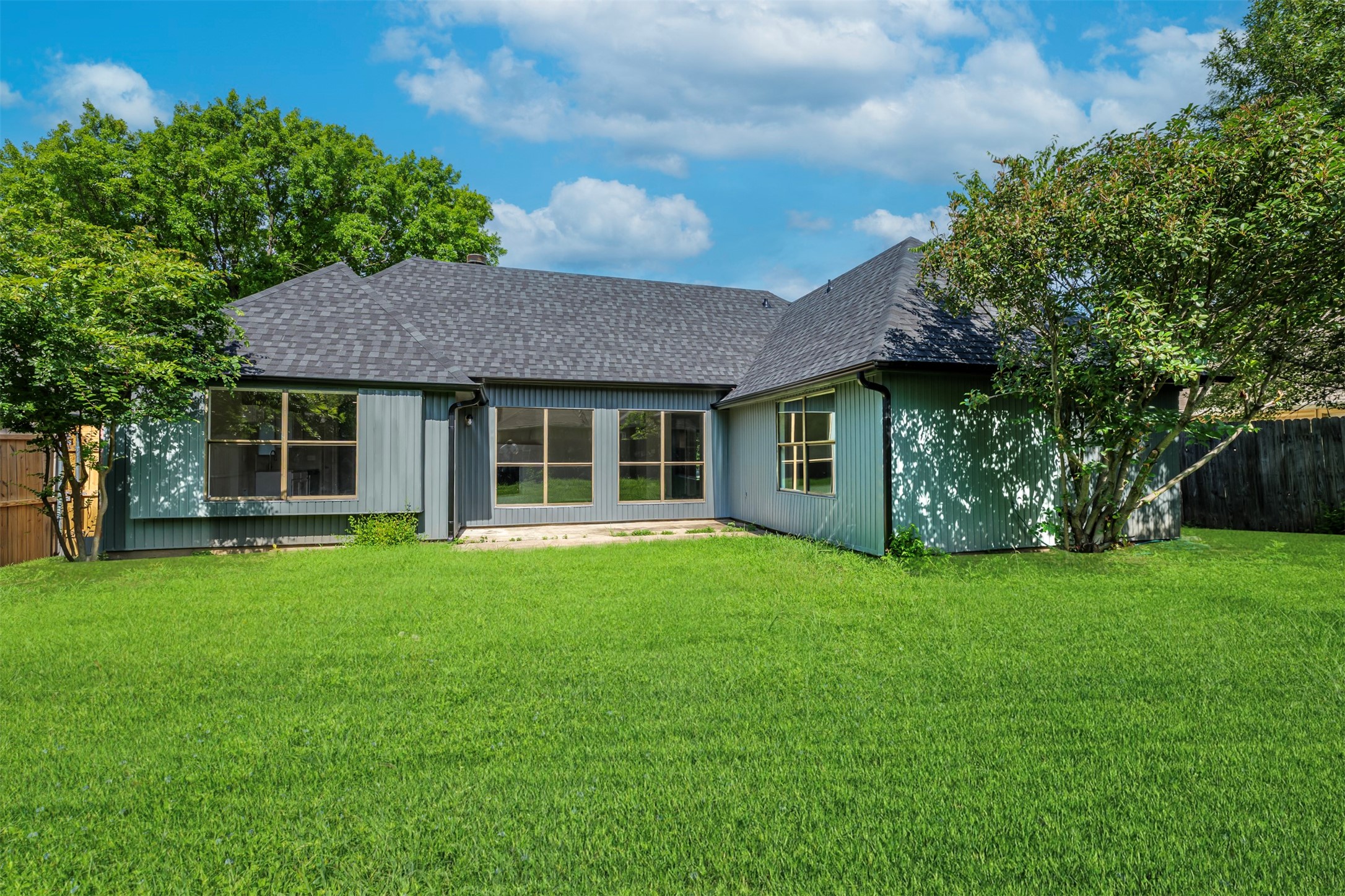 6105 Meadowside Trail Arlington TX 76017
