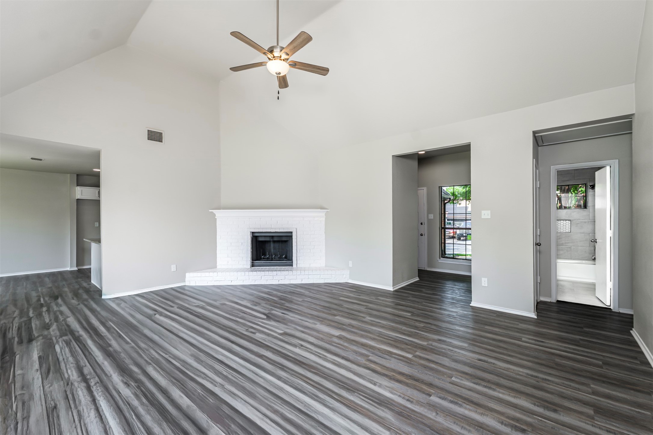 6105 Meadowside Trail Arlington TX 76017