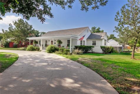 805 W 15th Street Brady TX 76825