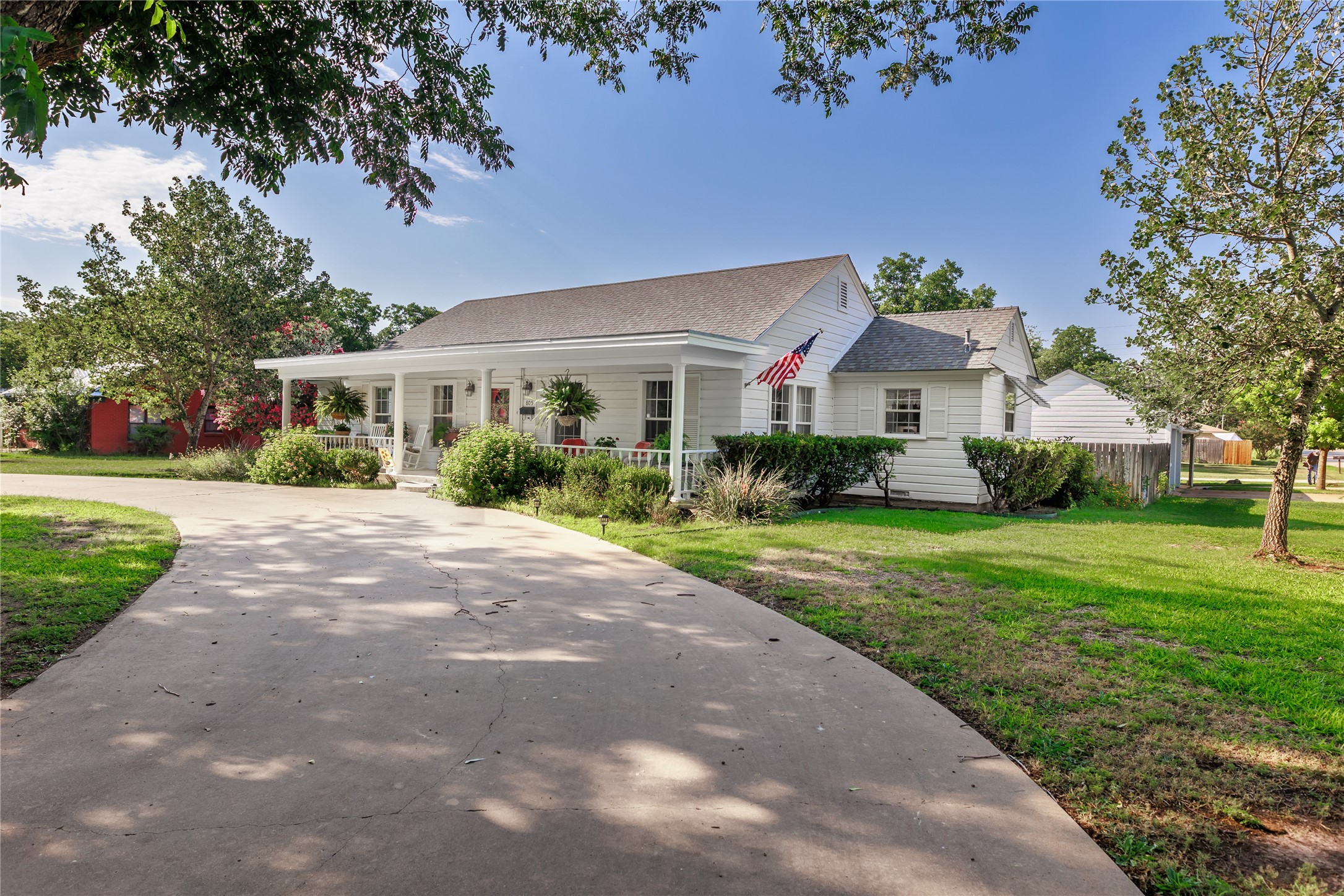 805 W 15th Street Brady TX 76825