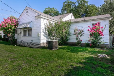 805 W 15th Street Brady TX 76825
