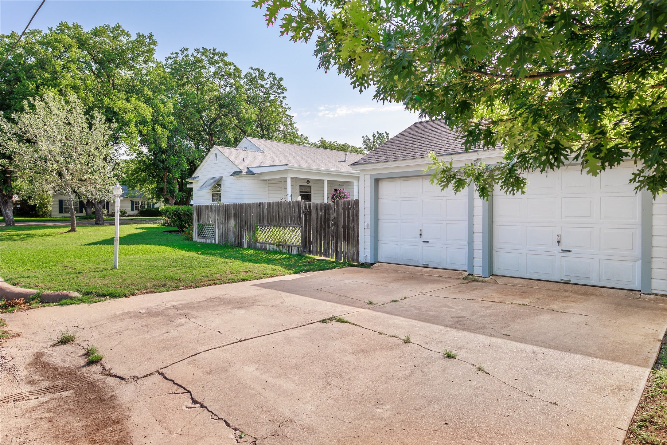 805 W 15th Street Brady TX 76825