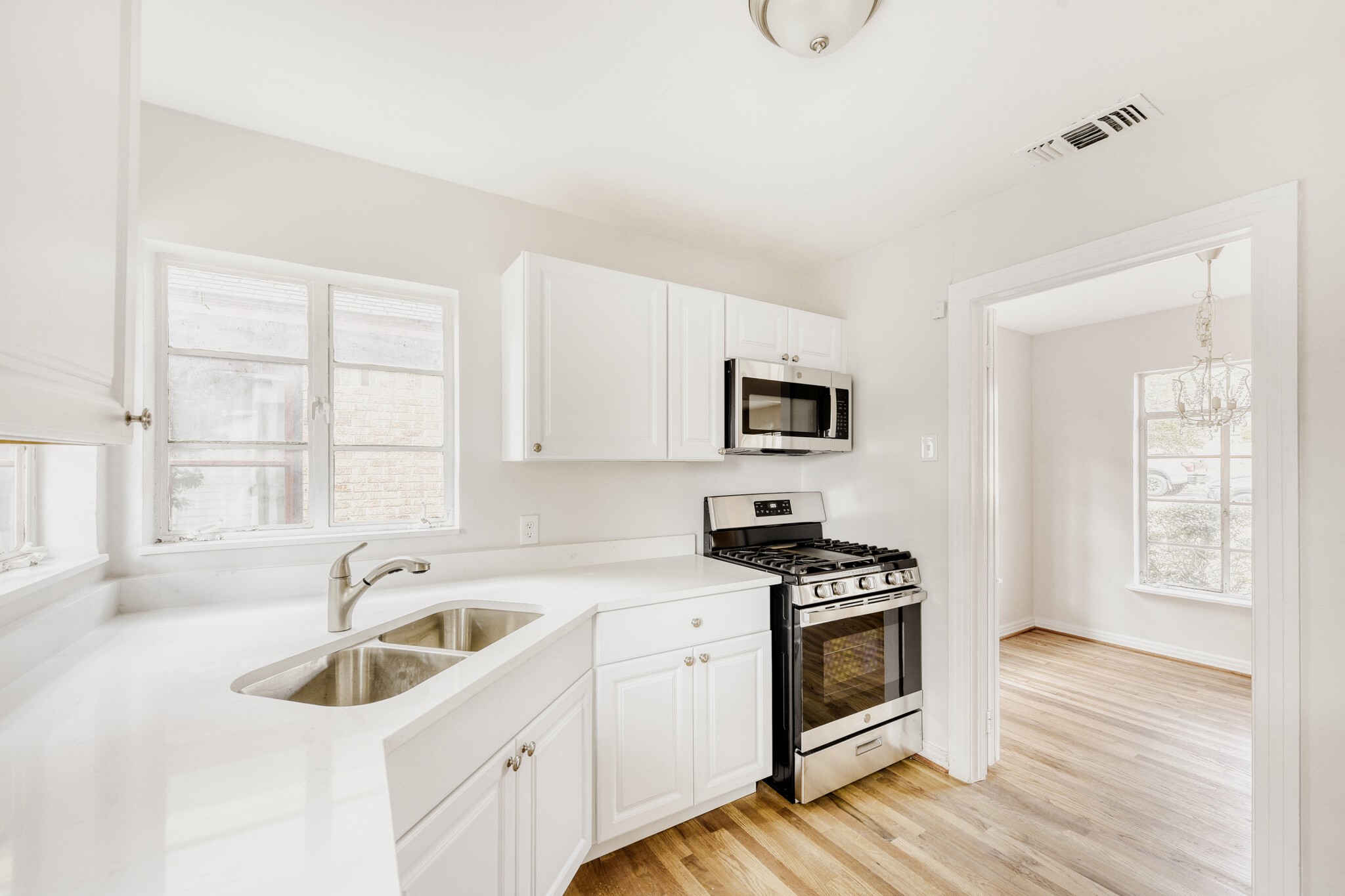 6918 Vivian Avenue Dallas TX 75223