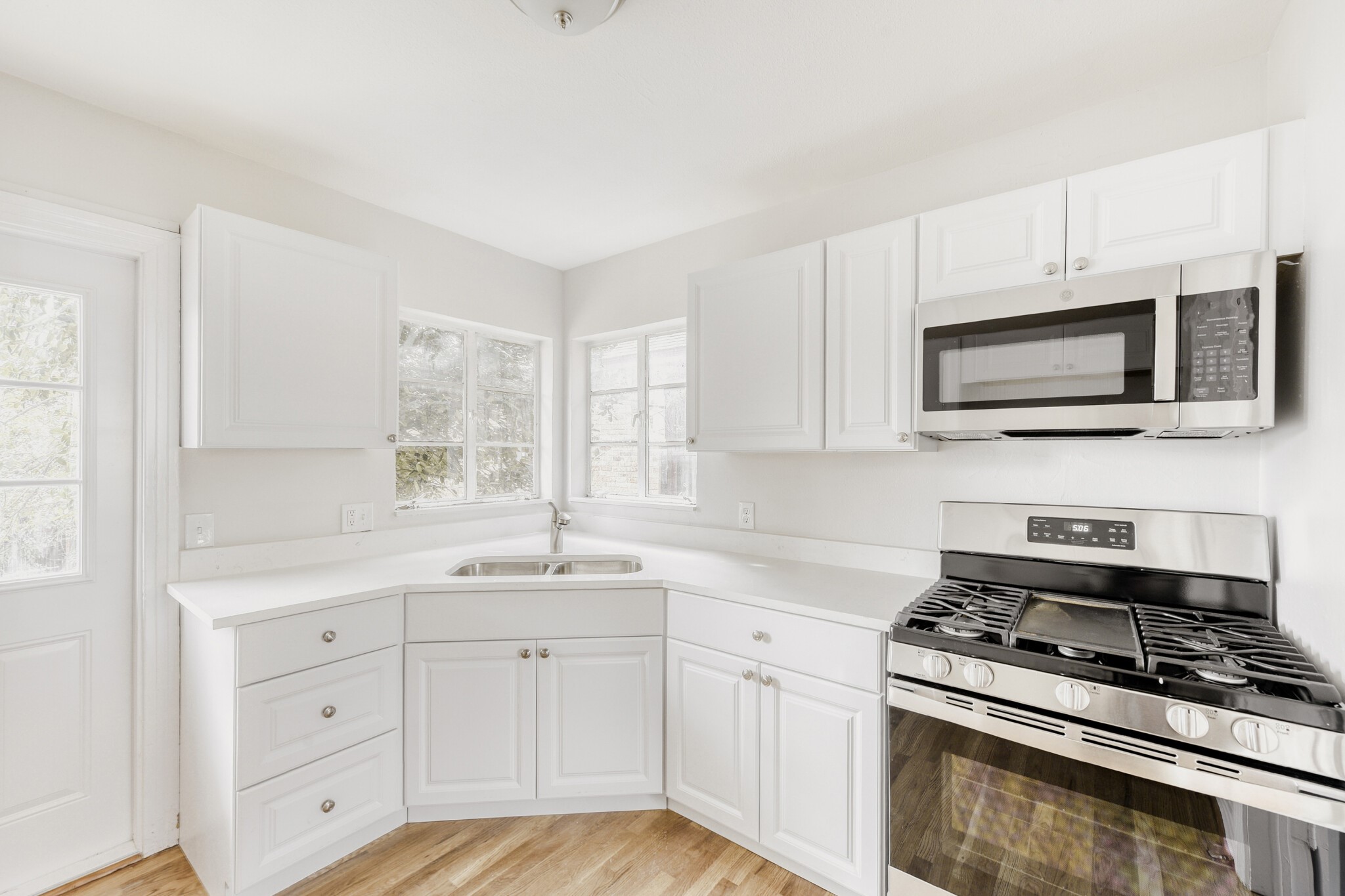 6918 Vivian Avenue Dallas TX 75223