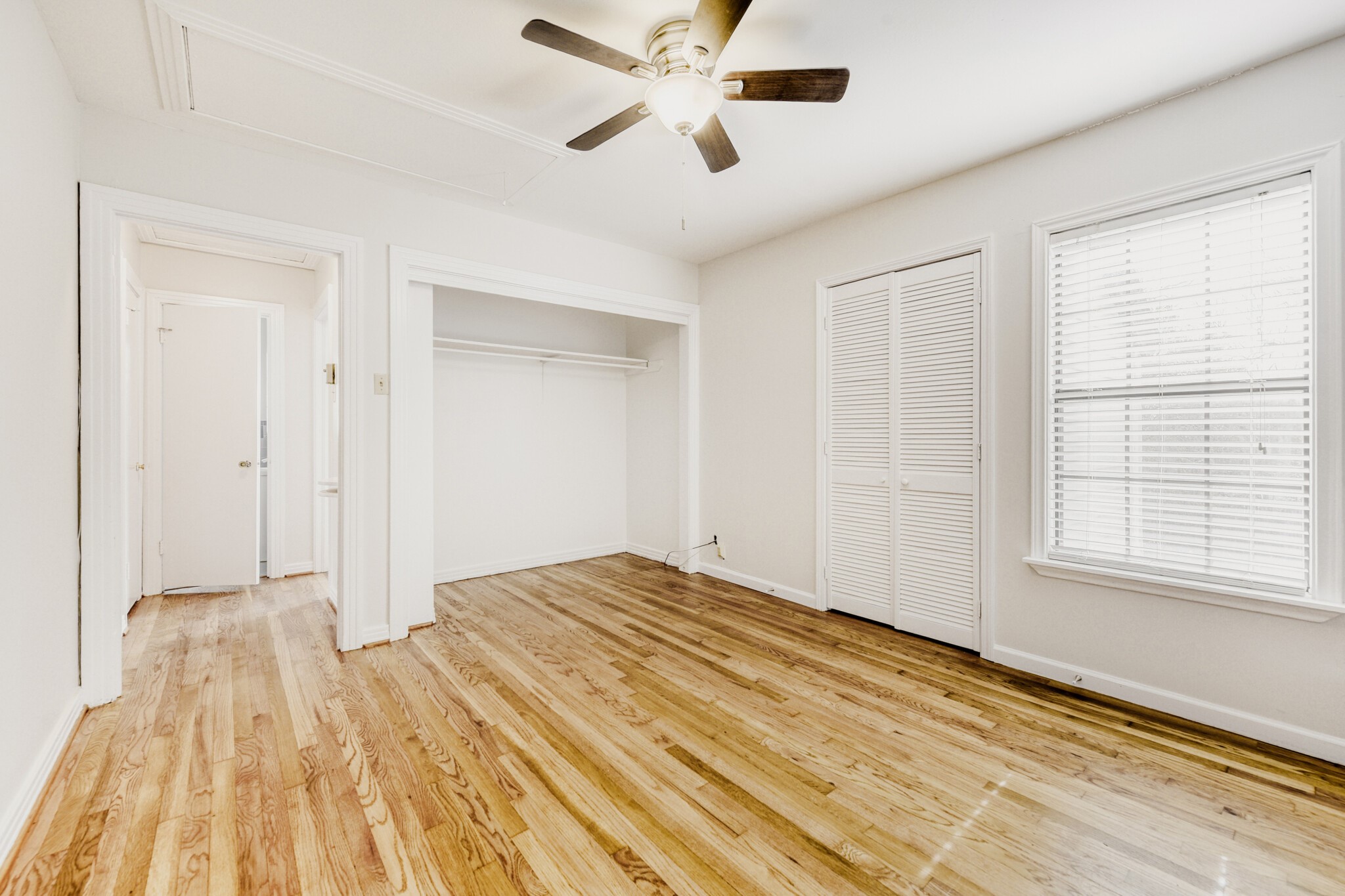 6918 Vivian Avenue Dallas TX 75223