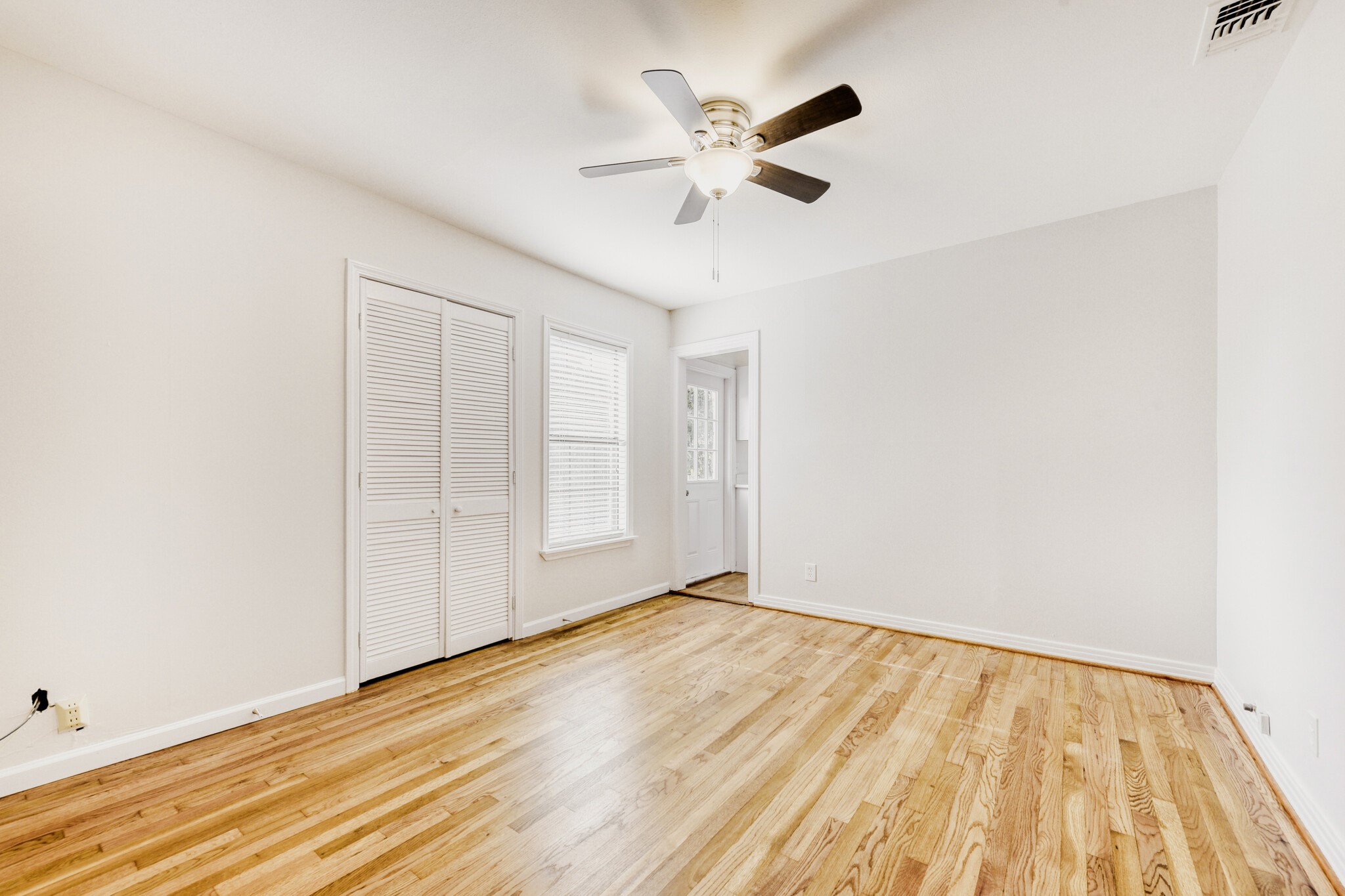 6918 Vivian Avenue Dallas TX 75223