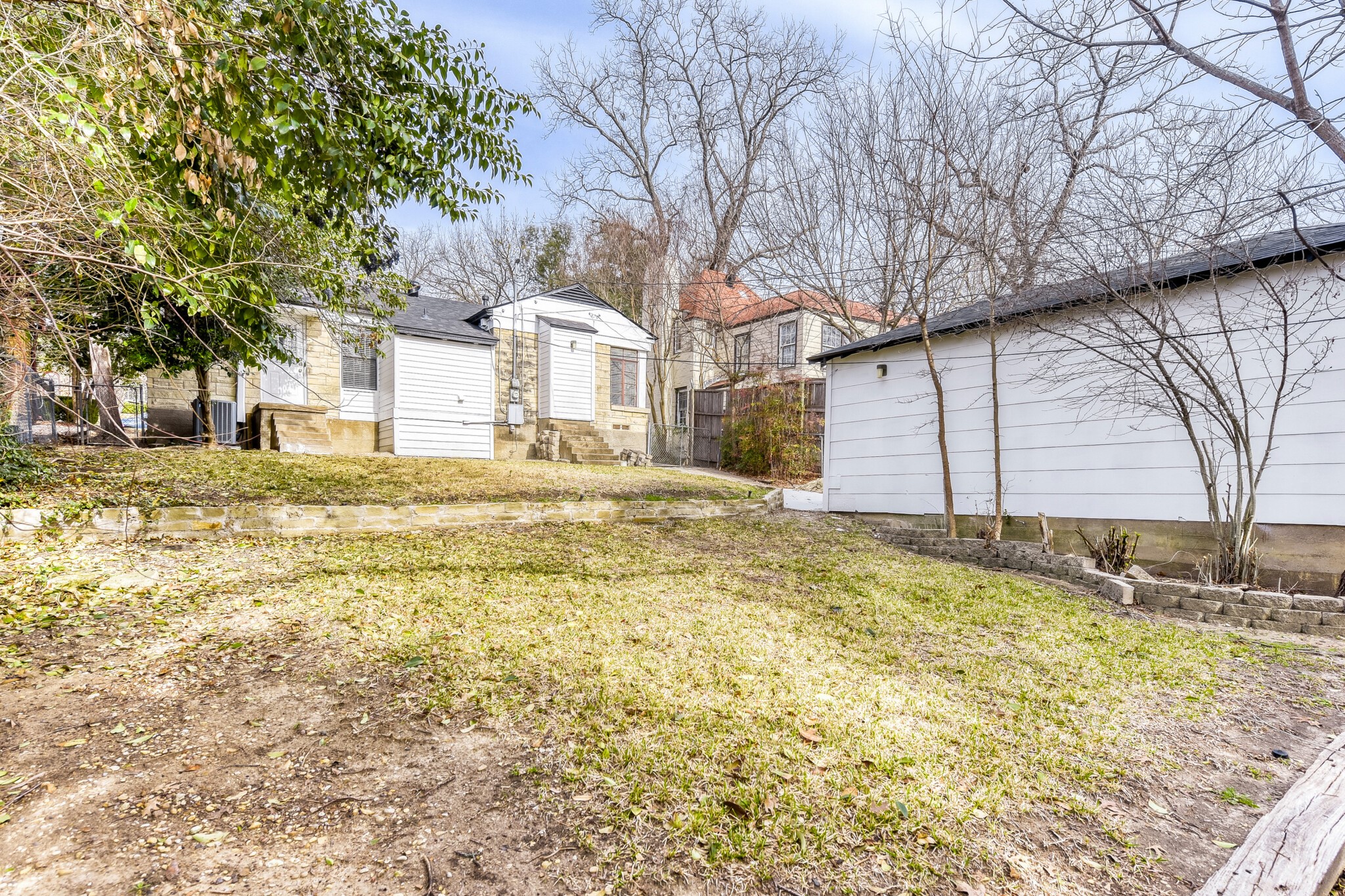6918 Vivian Avenue Dallas TX 75223