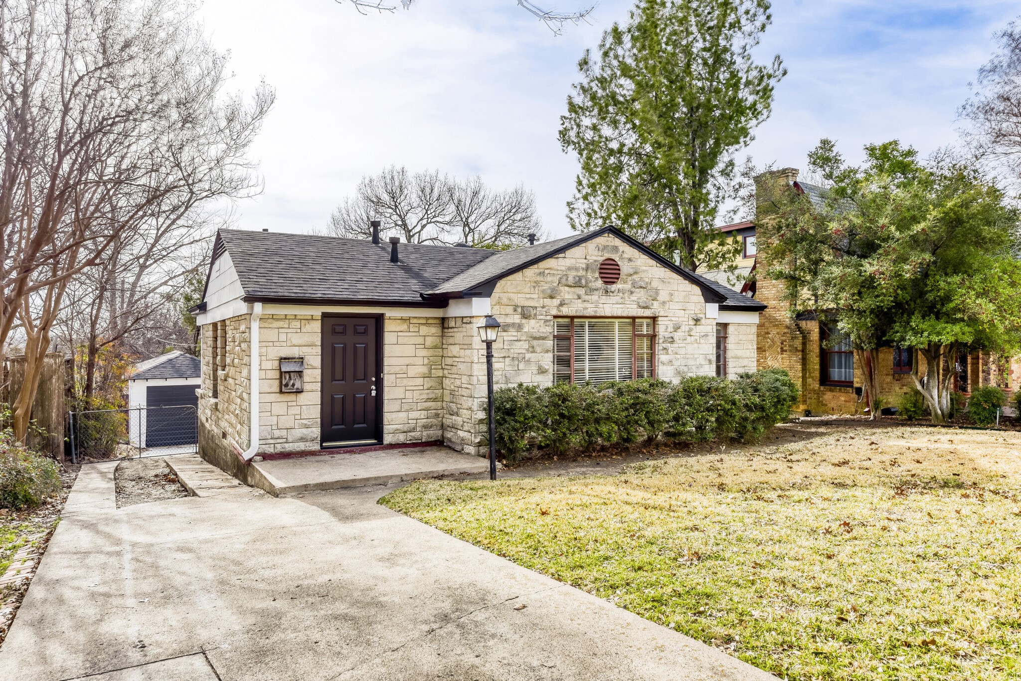 6918 Vivian Avenue Dallas TX 75223