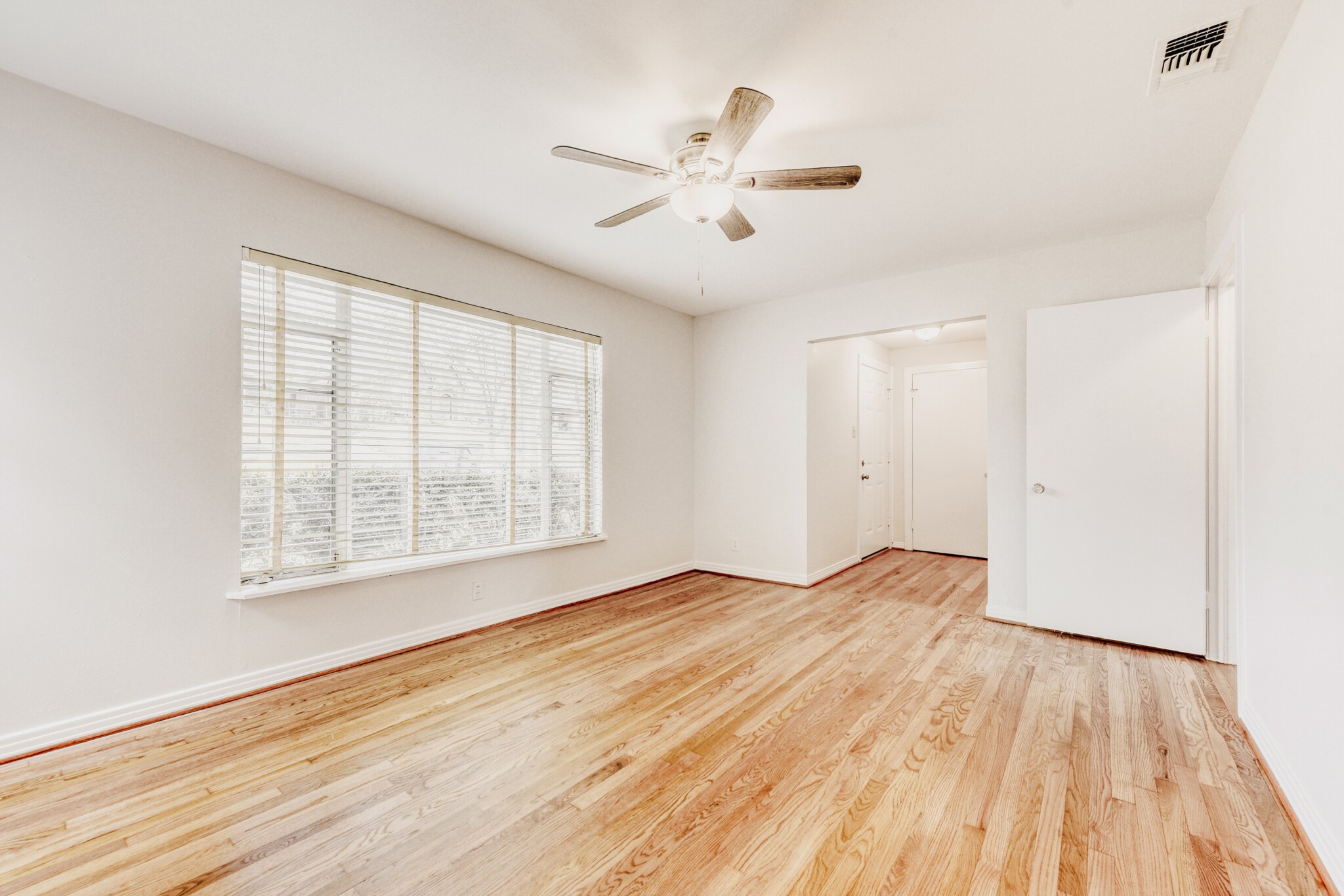 6918 Vivian Avenue Dallas TX 75223