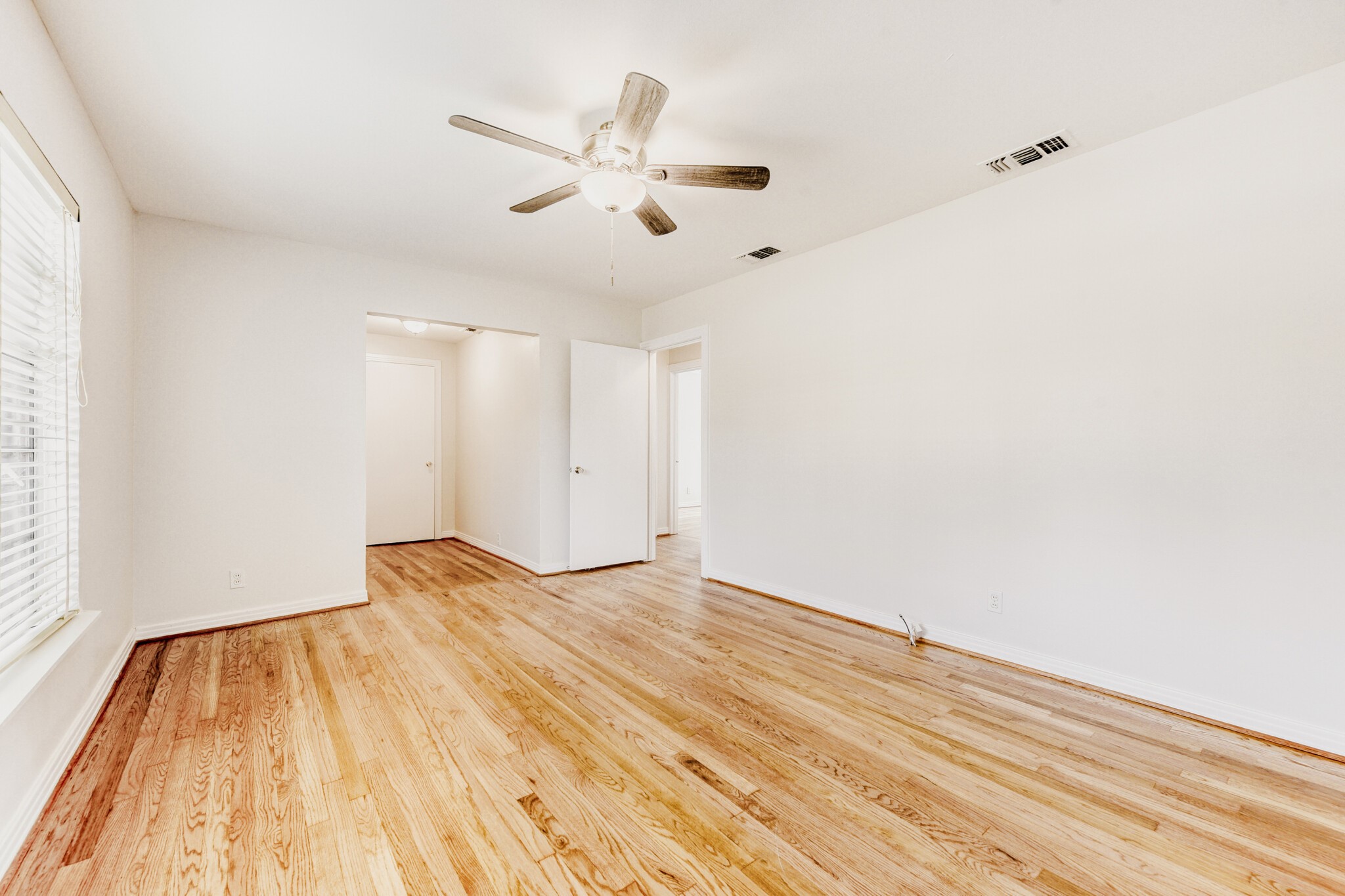 6918 Vivian Avenue Dallas TX 75223