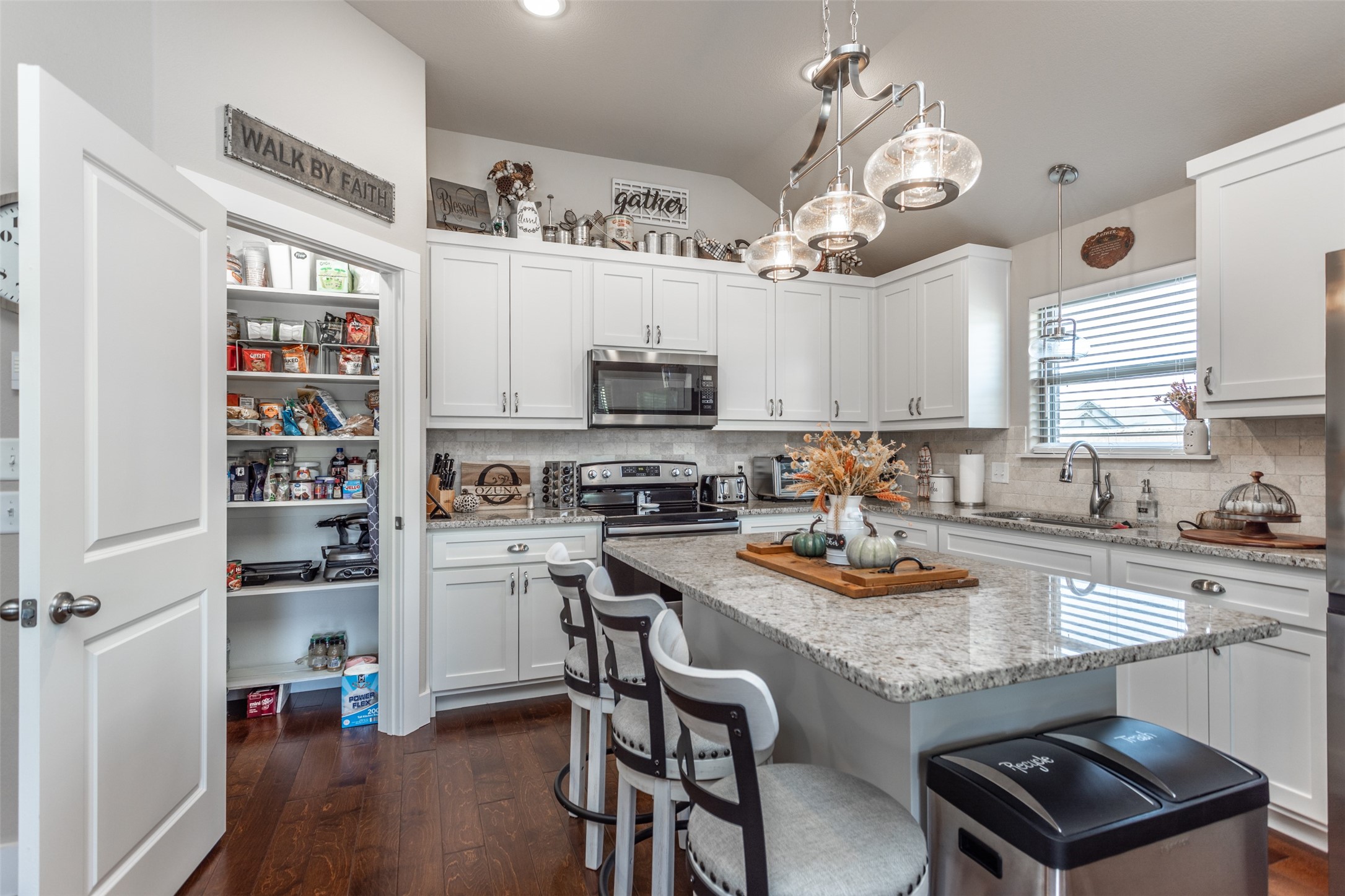 513 Pathfinder Street Collinsville TX 76233