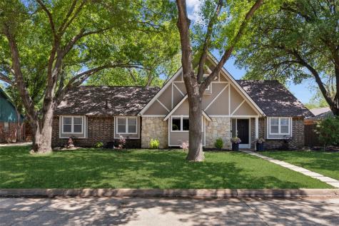 2222 Ravenwood Drive Grand Prairie TX 75050