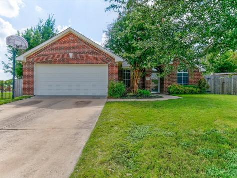 2830 Oakdale Drive Burleson TX 76028