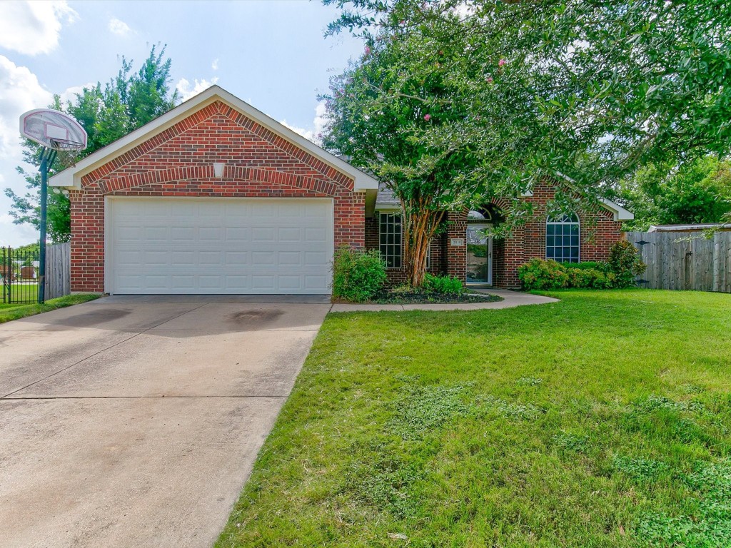 2830 Oakdale Drive Burleson TX 76028