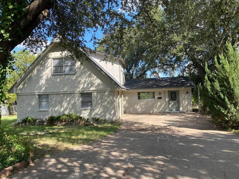 4205 Hale Court Benbrook TX 76116