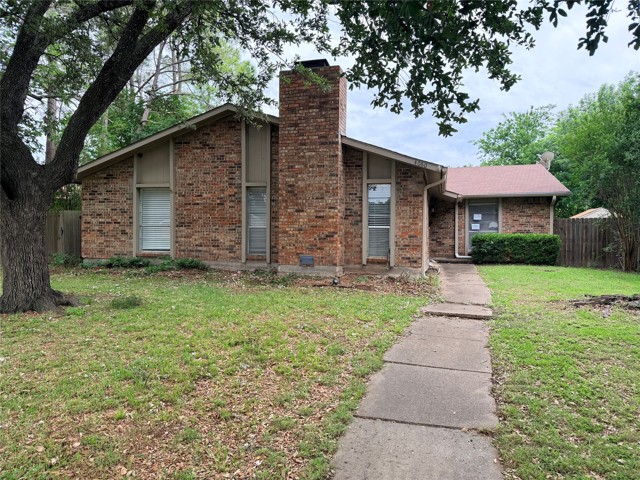 4060 Random Circle Garland TX 75043