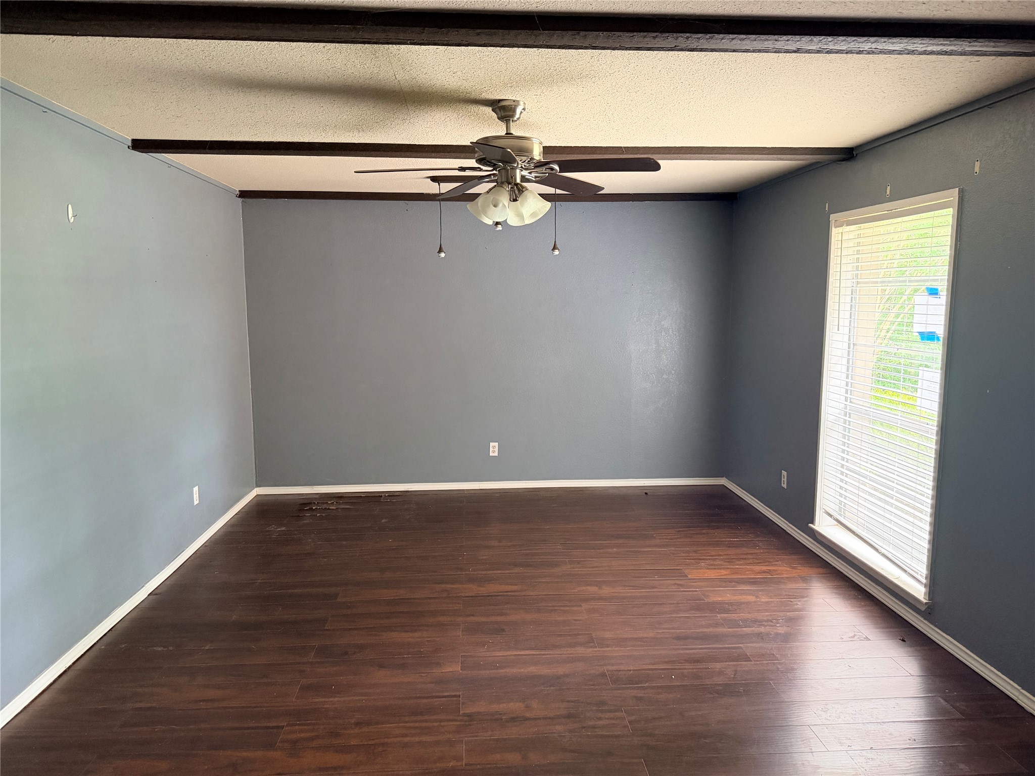 4060 Random Circle Garland TX 75043