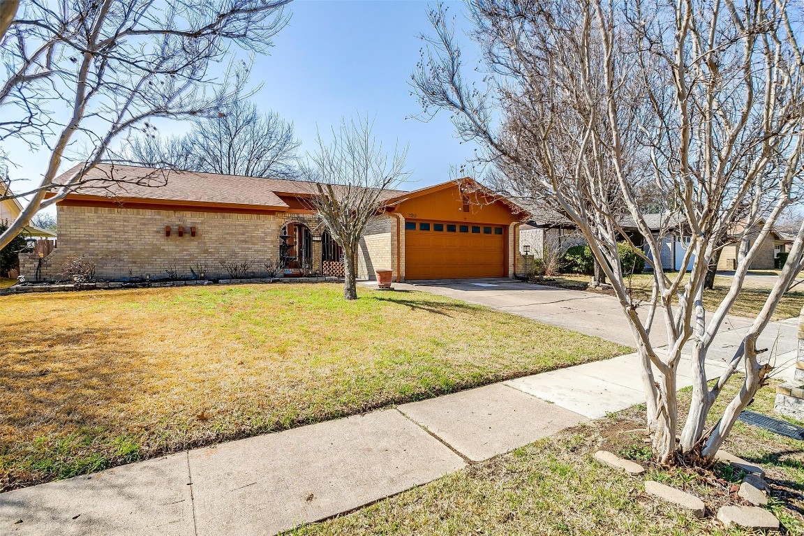 220 Nicki Lane Arlington TX 76014
