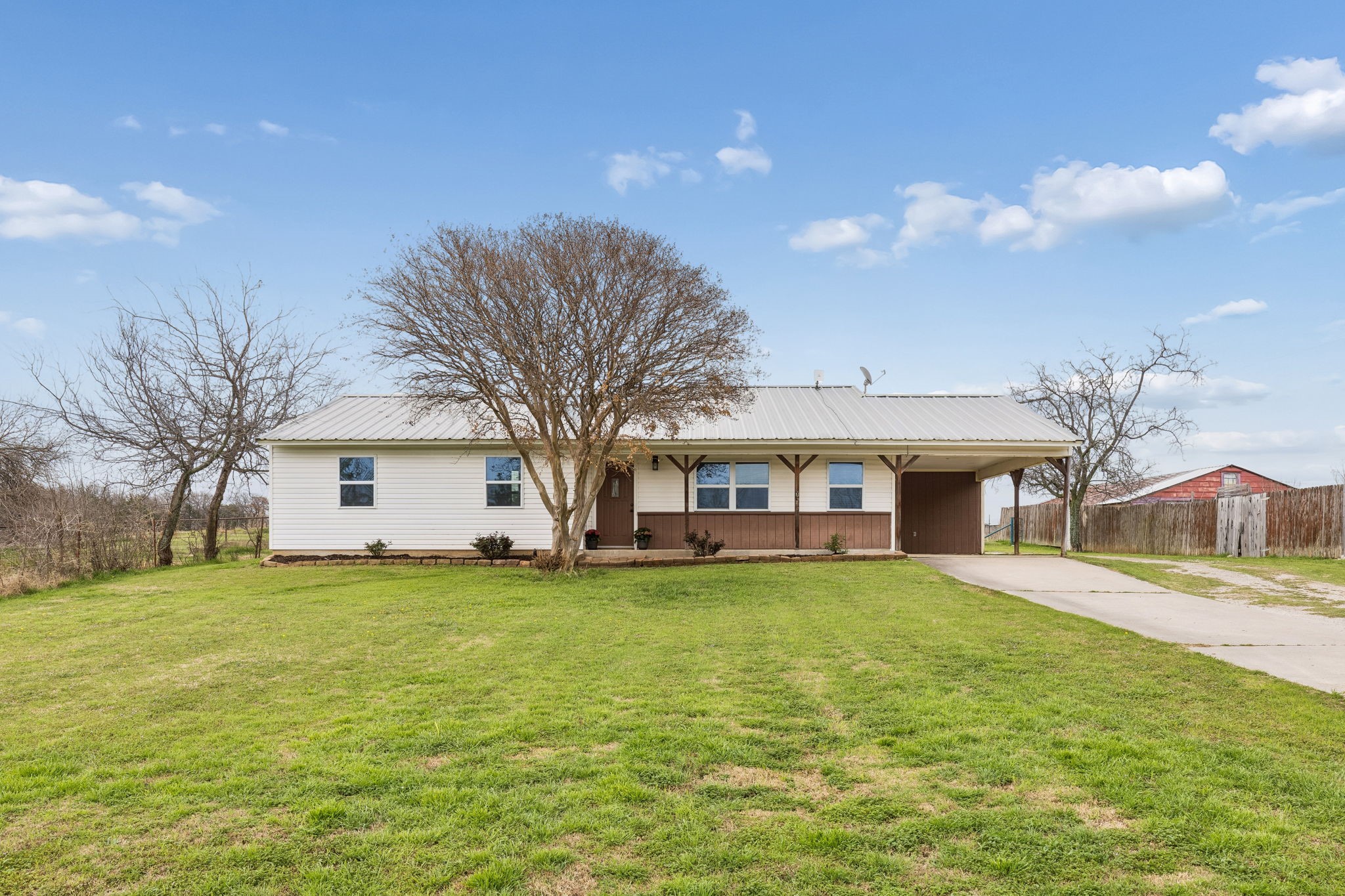 1087 County Road 2395 Alvord TX 76225