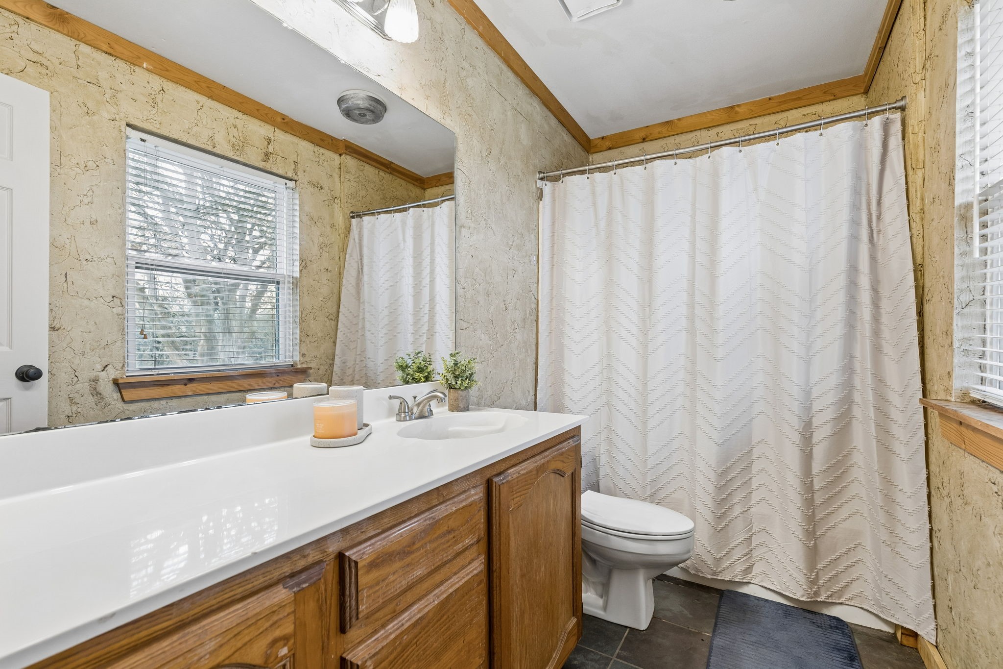 1087 County Road 2395 Alvord TX 76225